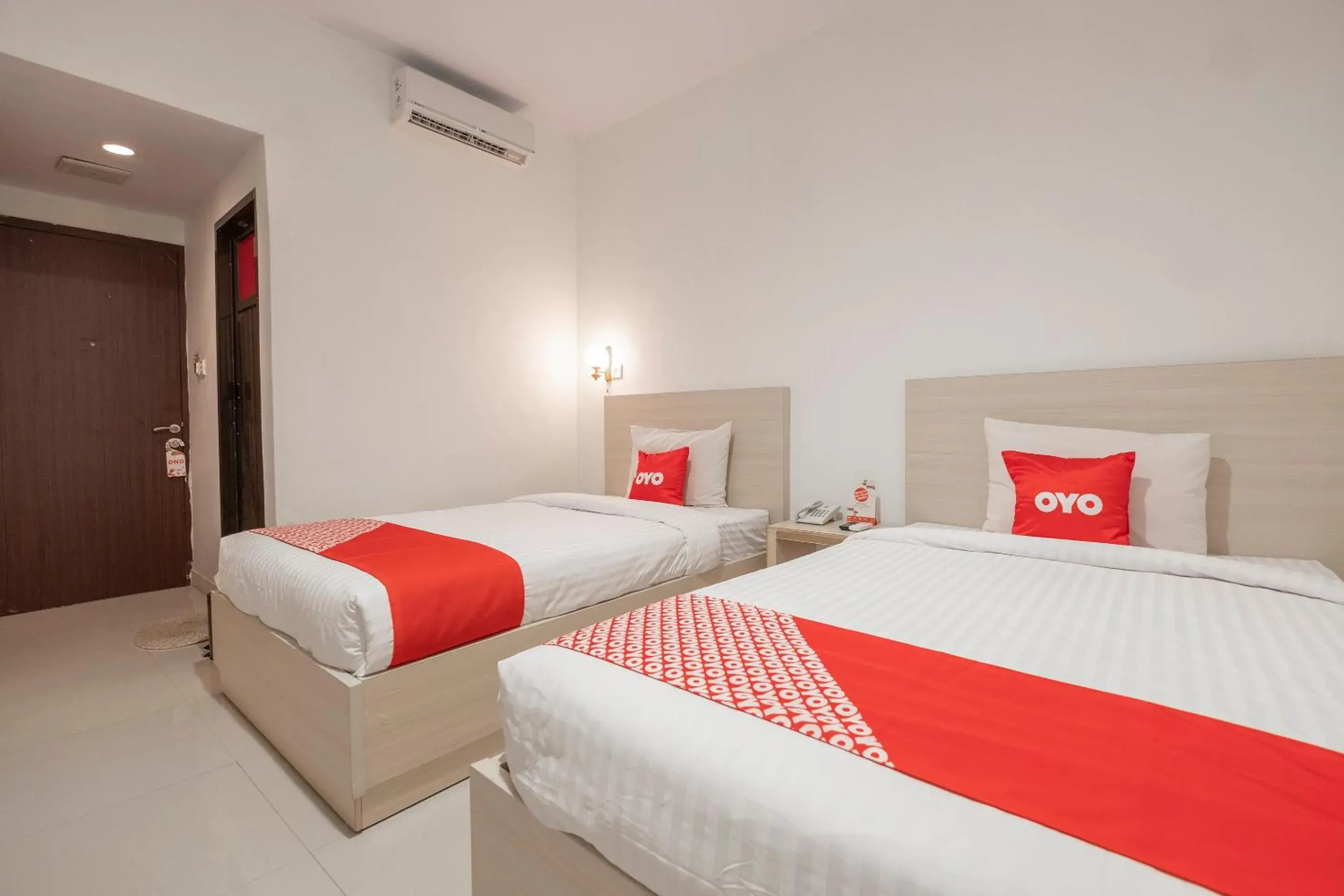 Delxue Twin Room in OYO 1633 Hotel Darma Nusantara 3 Delxue Twin Room in OYO 1633 Hotel Darma Nusantara 3