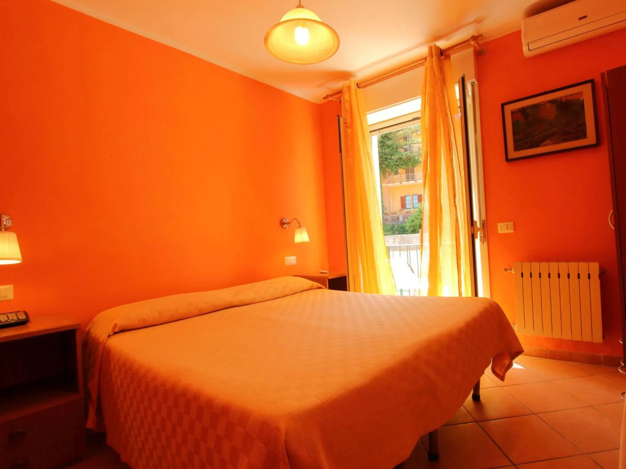 Photo of the whole room, Bed in Innpiero