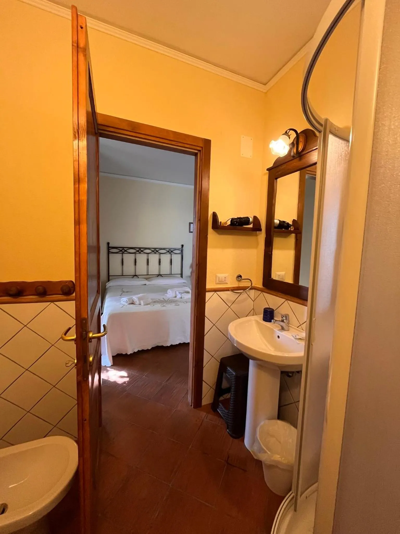 Shower, Bed in Villa Quiete