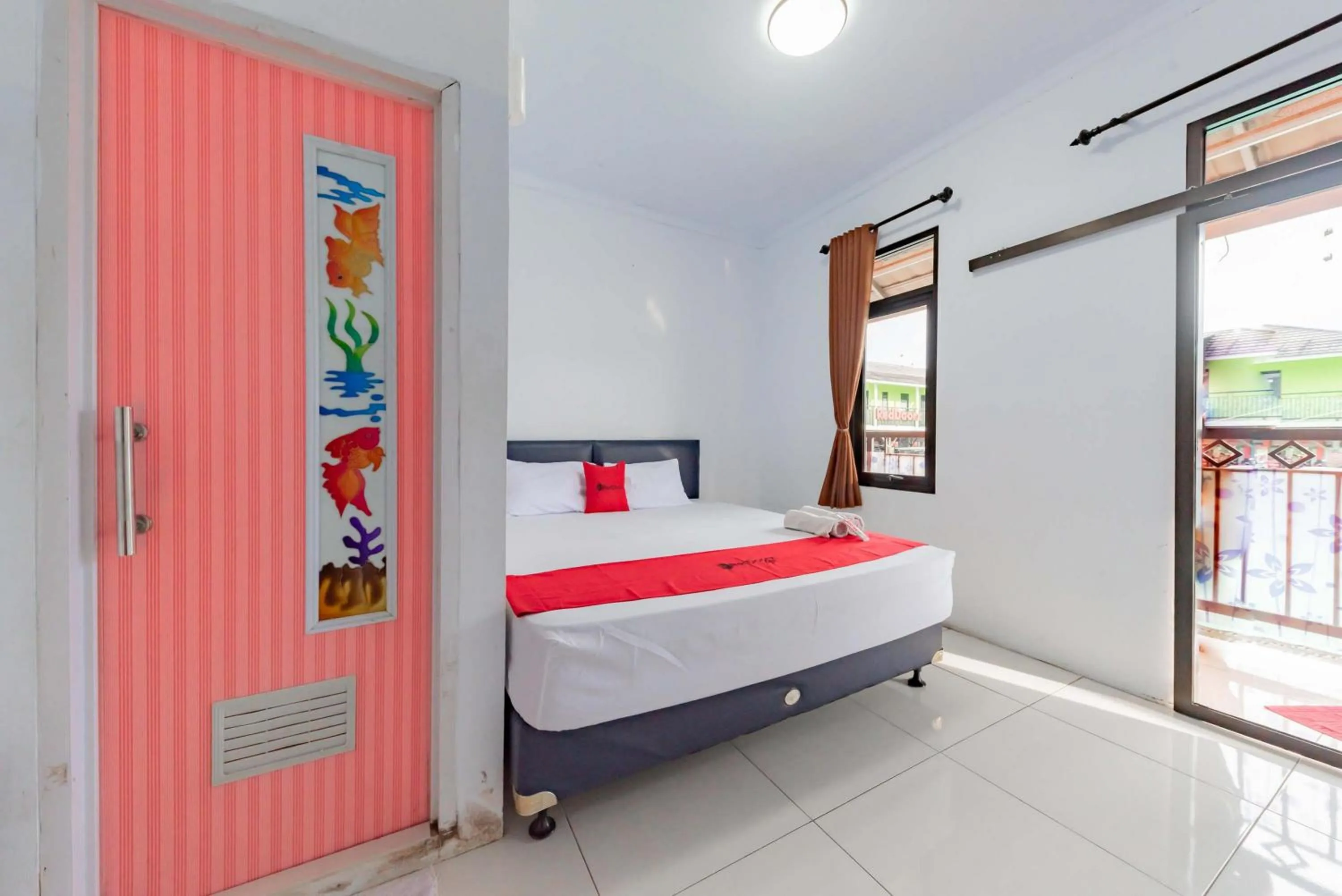 Bedroom, Bed in RedDoorz Resort Syariah @ Jaya Tirta Abadi
