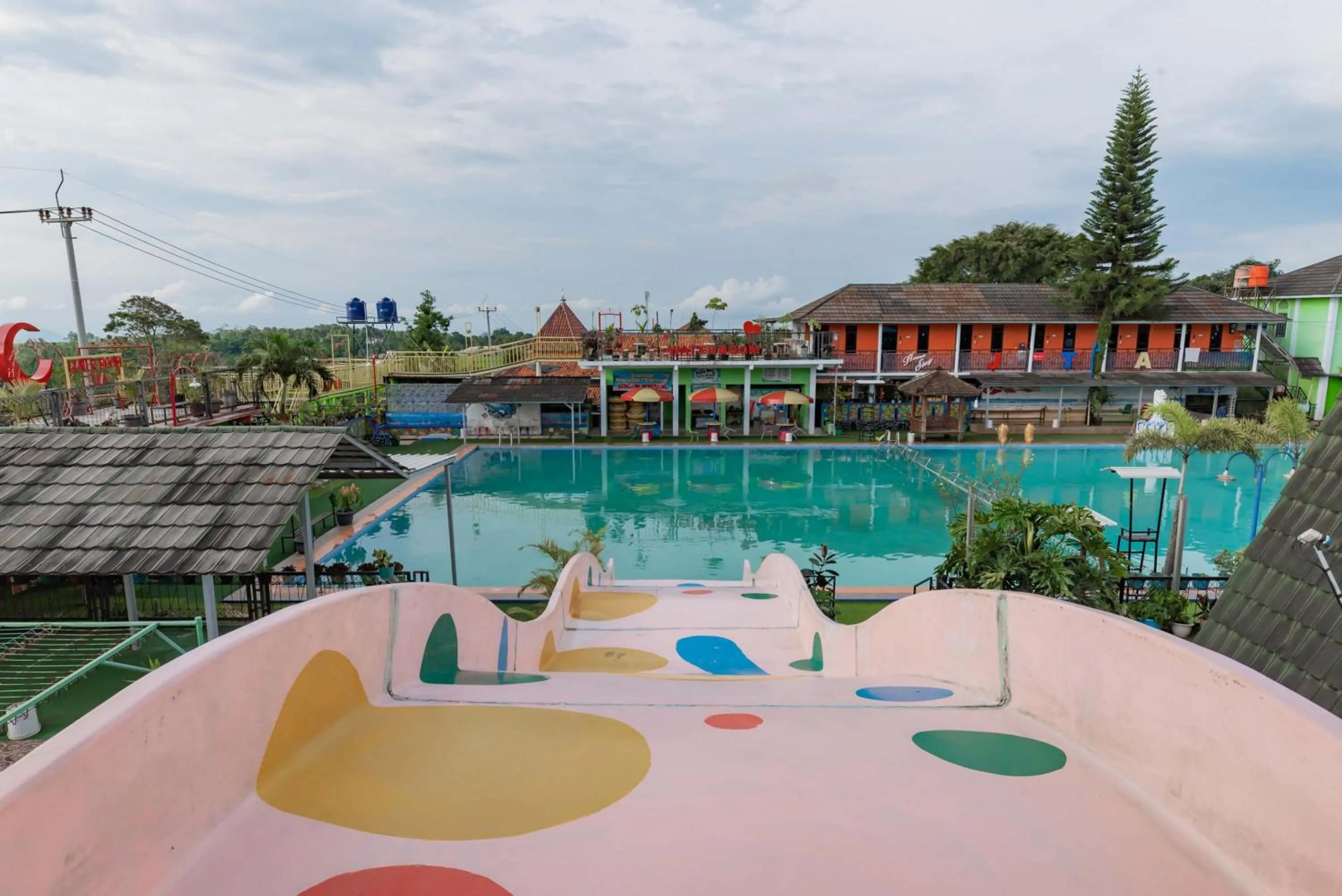 Swimming pool in RedDoorz Resort Syariah @ Jaya Tirta Abadi