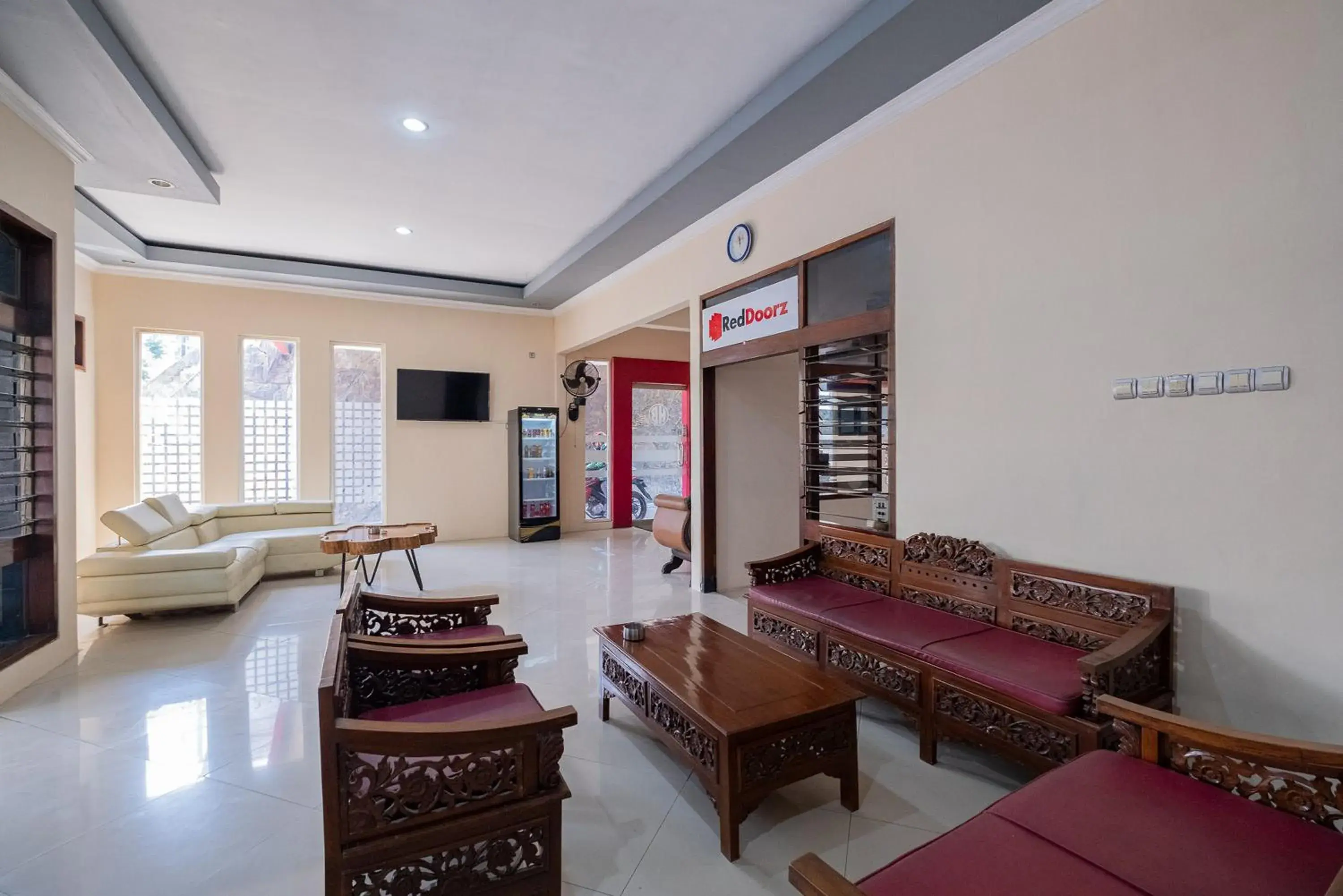 Lobby or reception in RedDoorz near Bojonegoro Train Station Lobby or reception in RedDoorz near Bojonegoro Train Station
