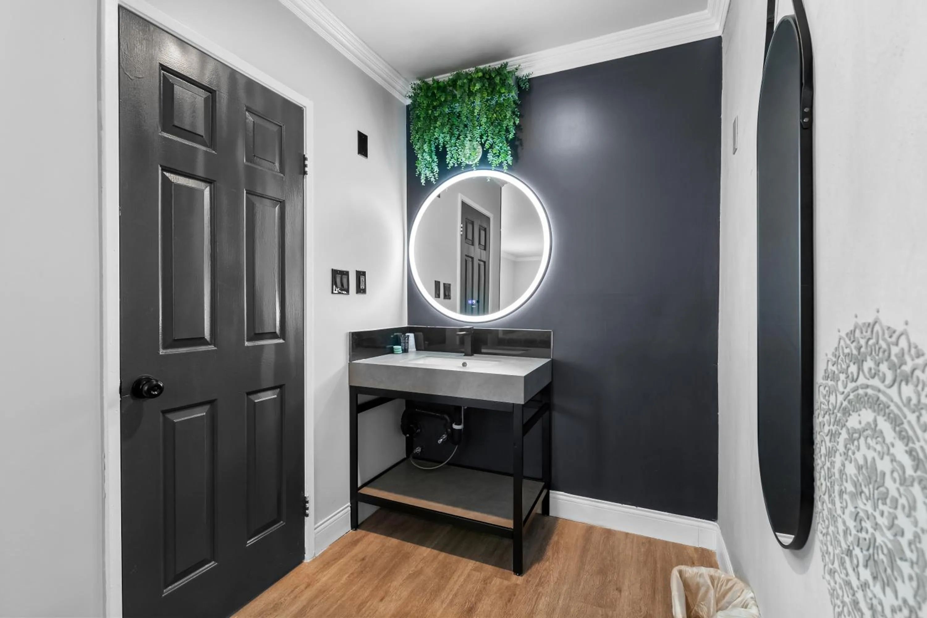 Bathroom in Beverly Inn