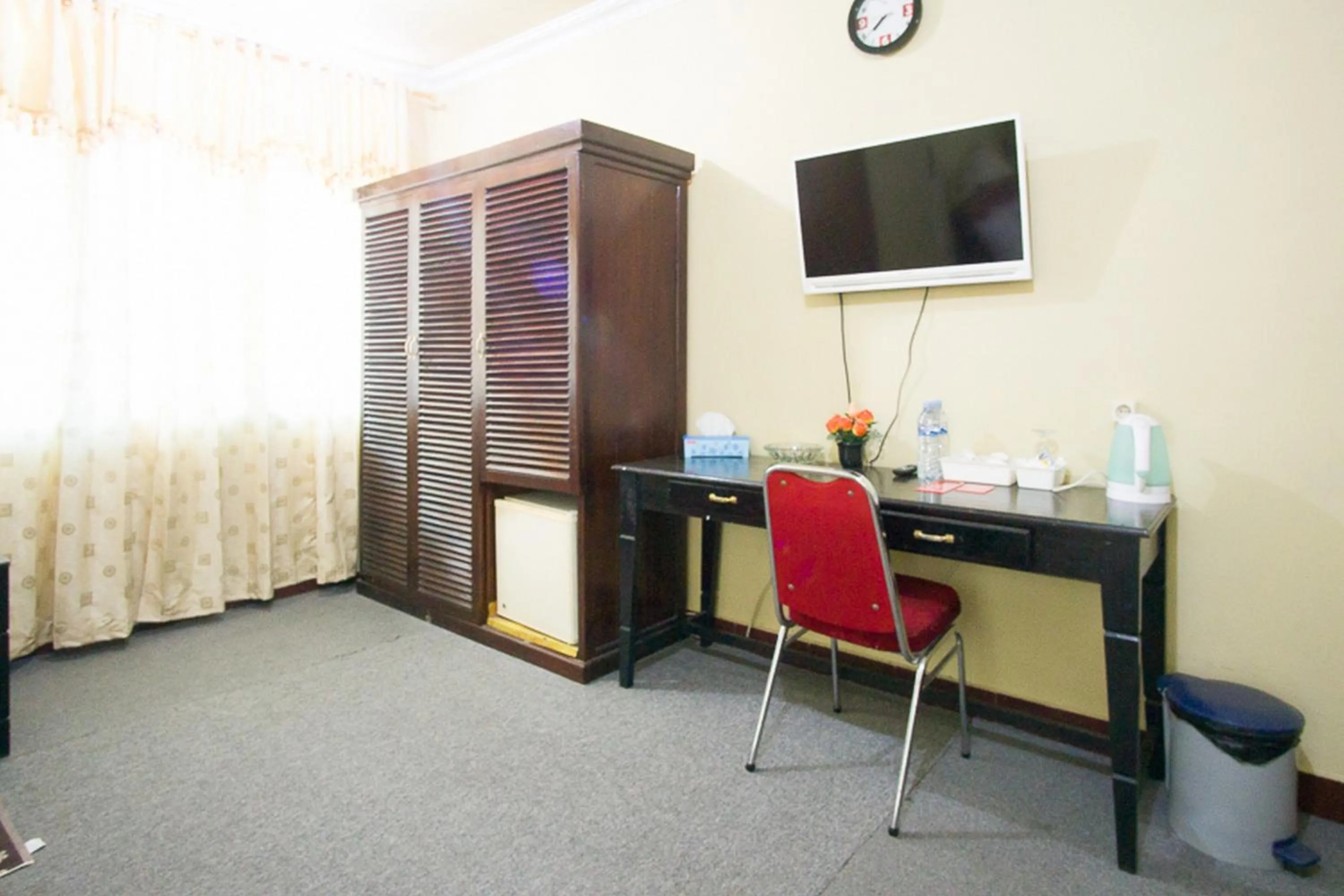 TV and multimedia in RedDoorz plus near Pelabuhan Bitung