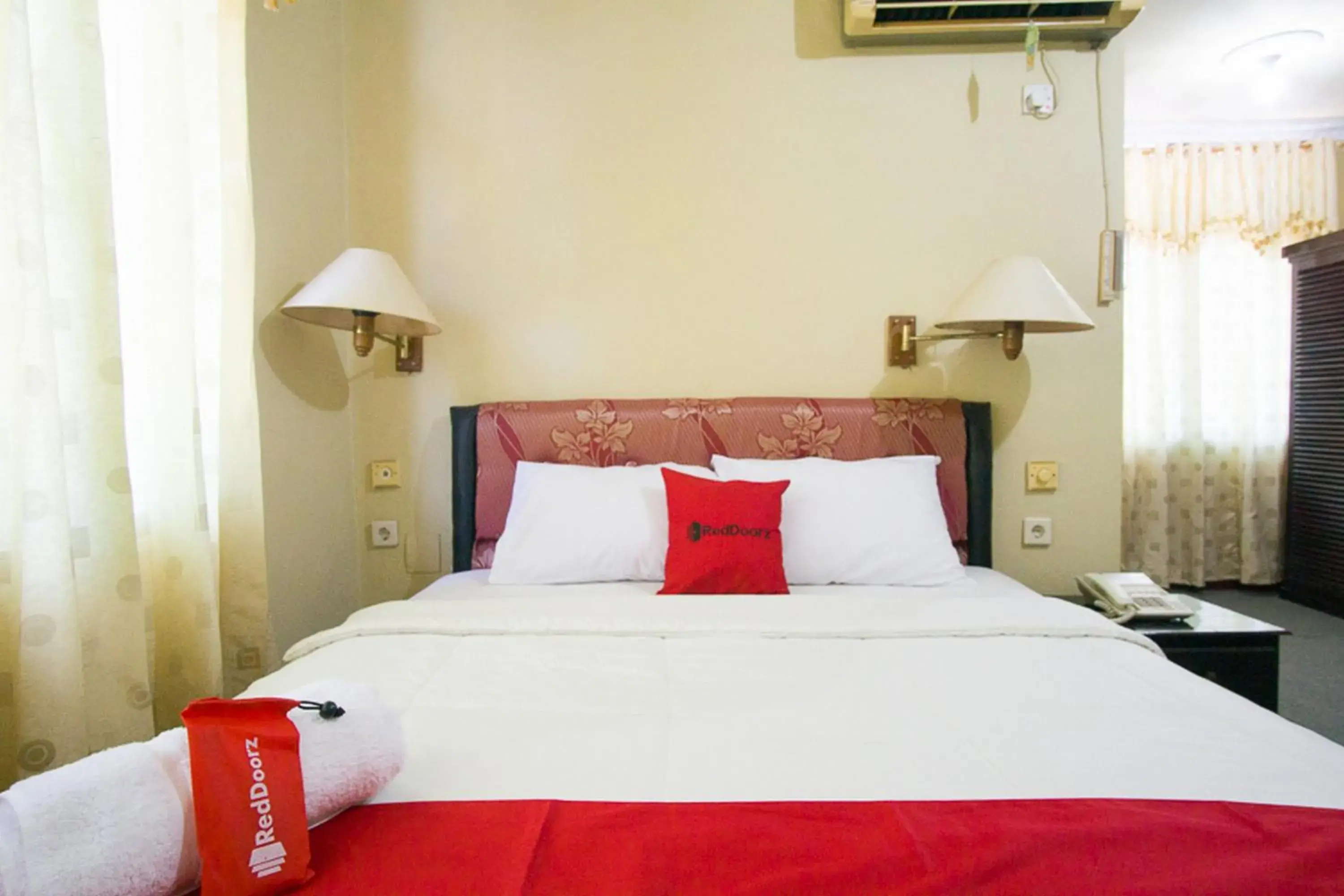 Bedroom, Bed in RedDoorz plus near Pelabuhan Bitung Bedroom, Bed in RedDoorz plus near Pelabuhan Bitung