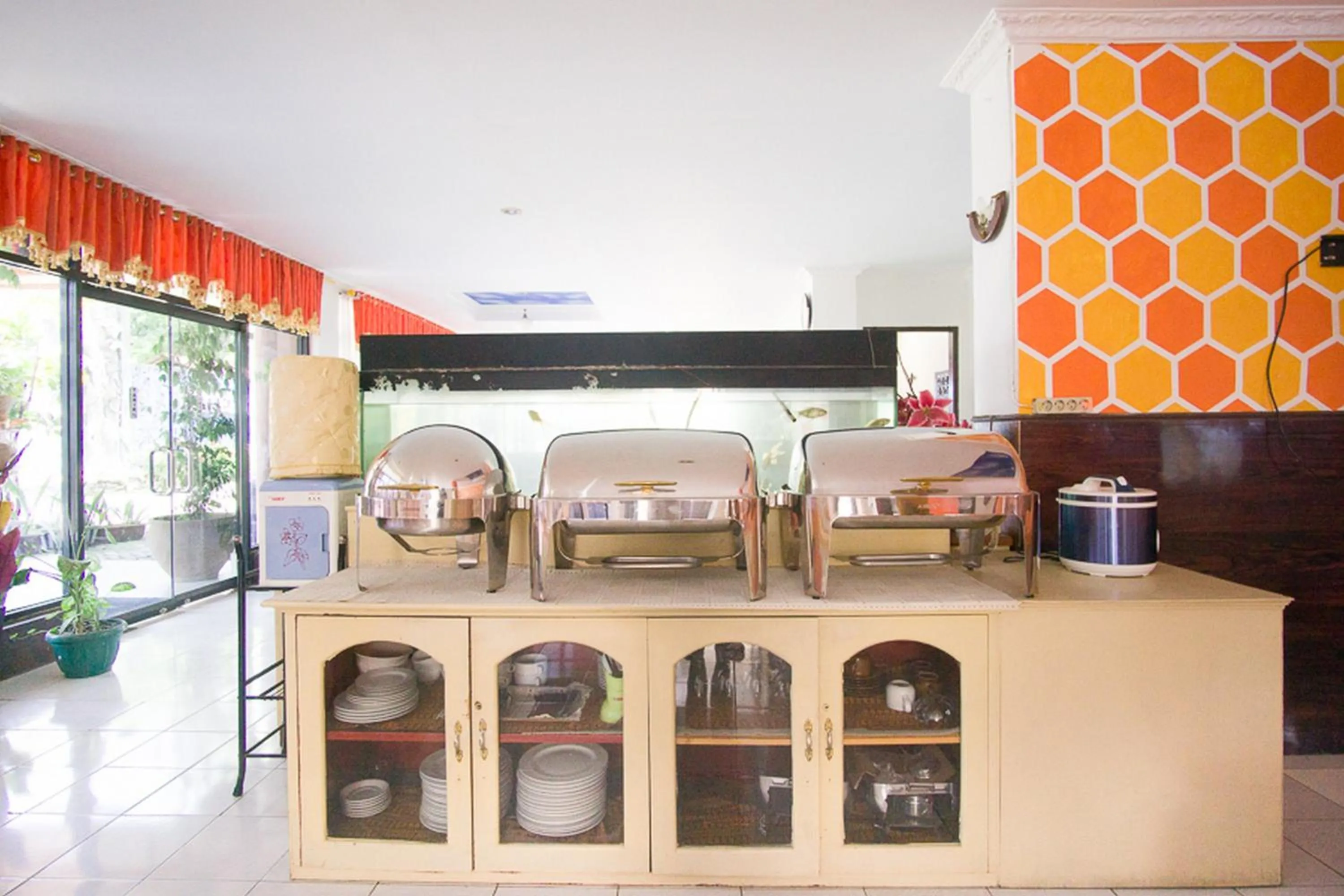 Food and drinks in RedDoorz plus near Pelabuhan Bitung