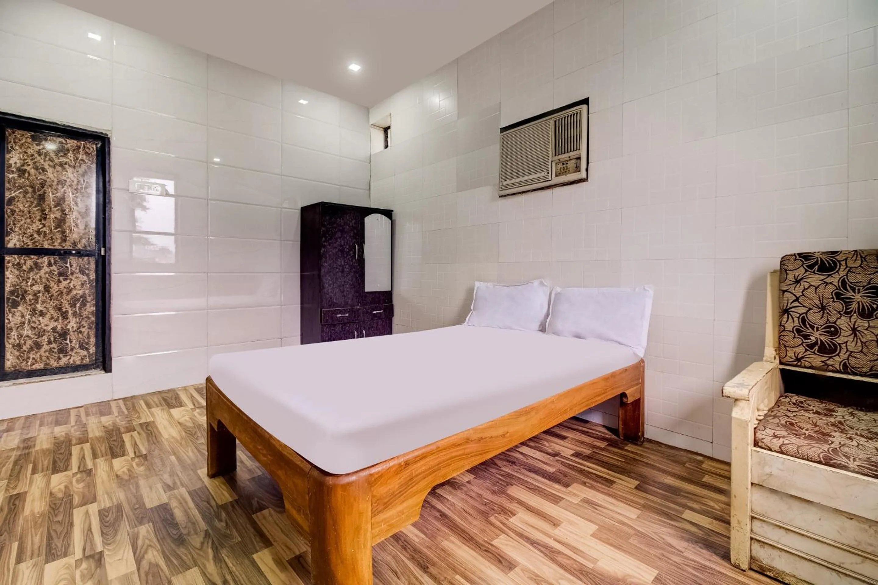 Bedroom in Hotel O Sargam Lodging And Boarding