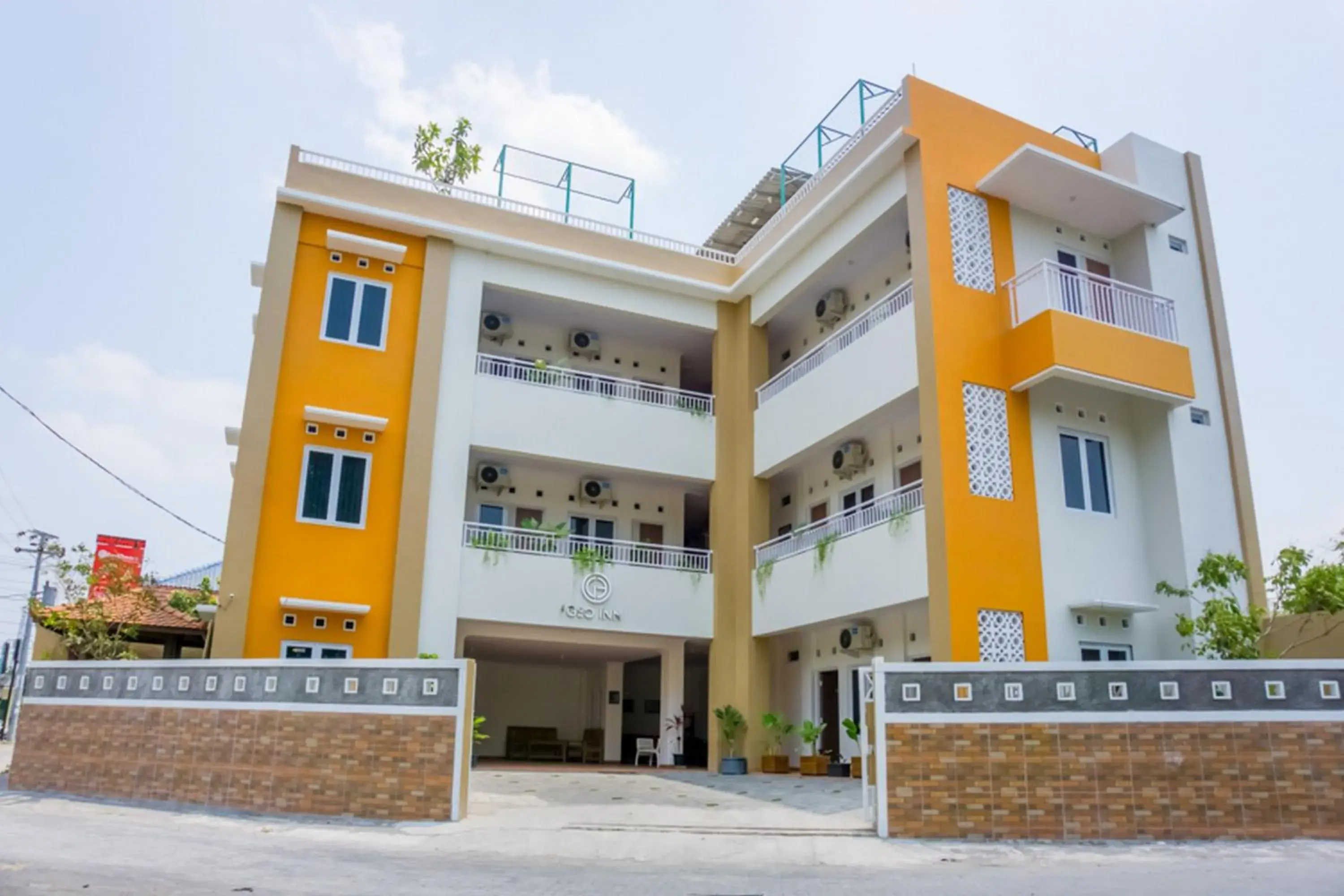 RedDoorz Syariah near Taman Pelangi Monjali RedDoorz Syariah near Taman Pelangi Monjali