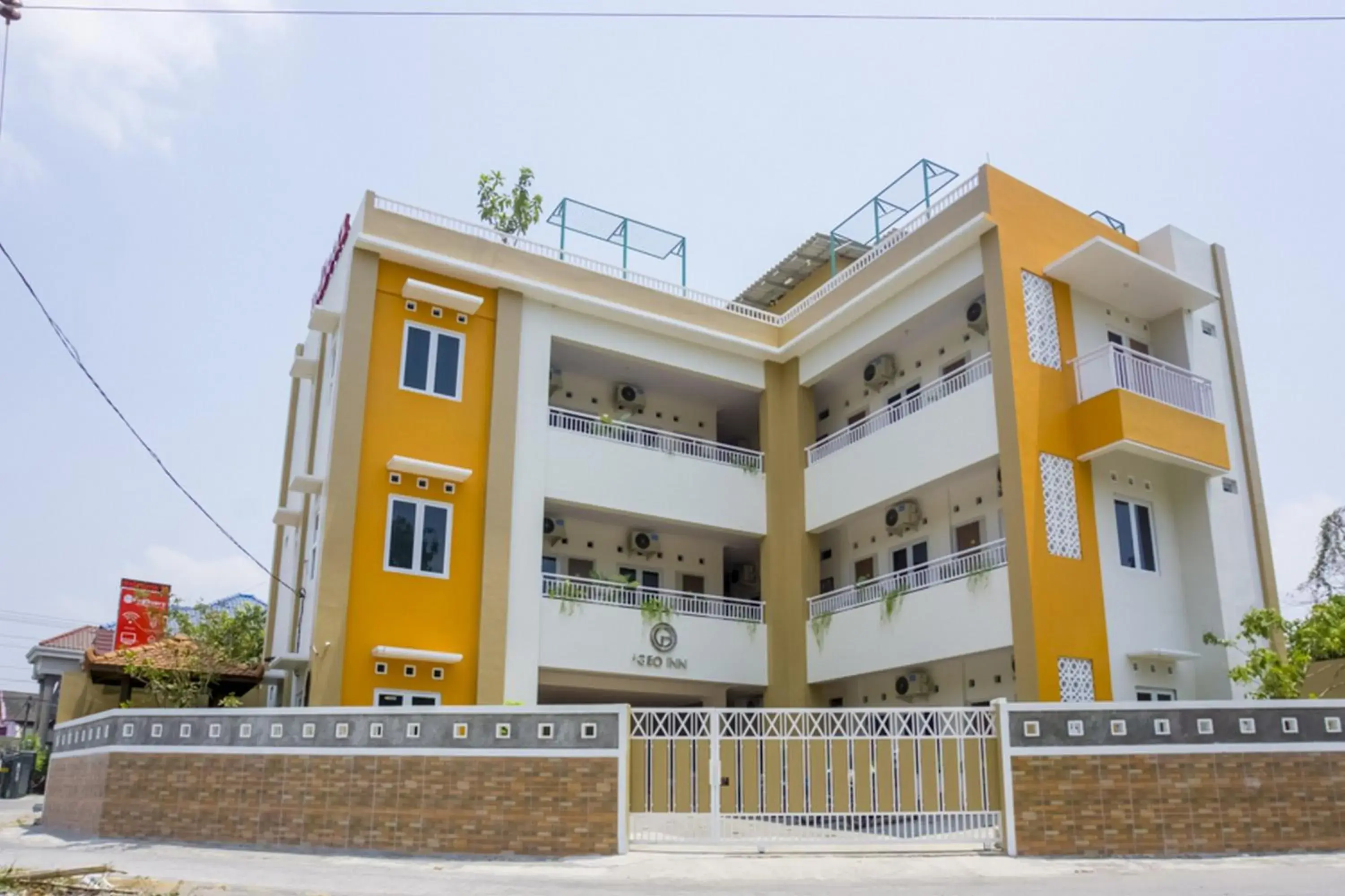 RedDoorz Syariah near Taman Pelangi Monjali RedDoorz Syariah near Taman Pelangi Monjali