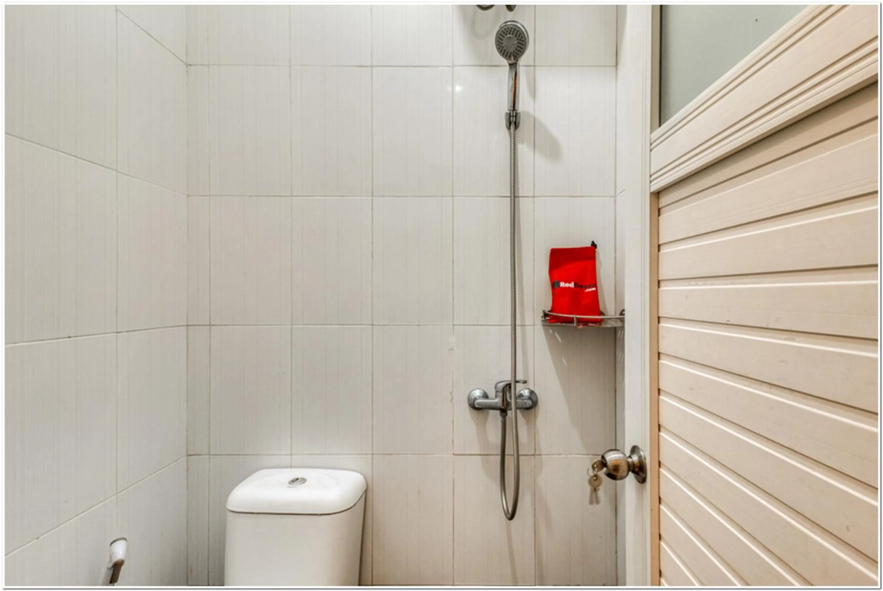 Bathroom in RedDoorz near Ramai Mall Malioboro