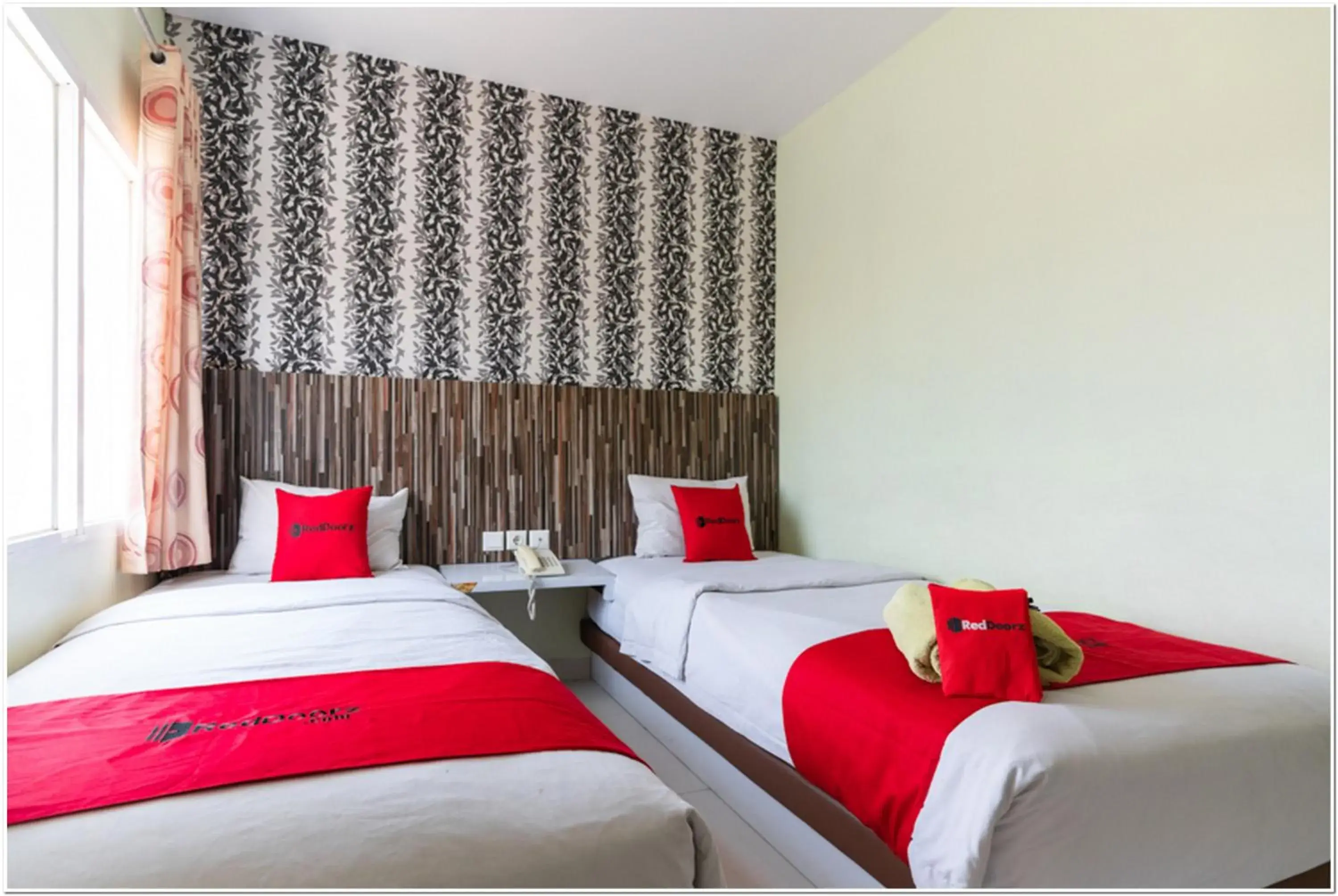 Bedroom, Bed in RedDoorz Plus at Hertasning Area Makassar Bedroom, Bed in RedDoorz Plus at Hertasning Area Makassar
