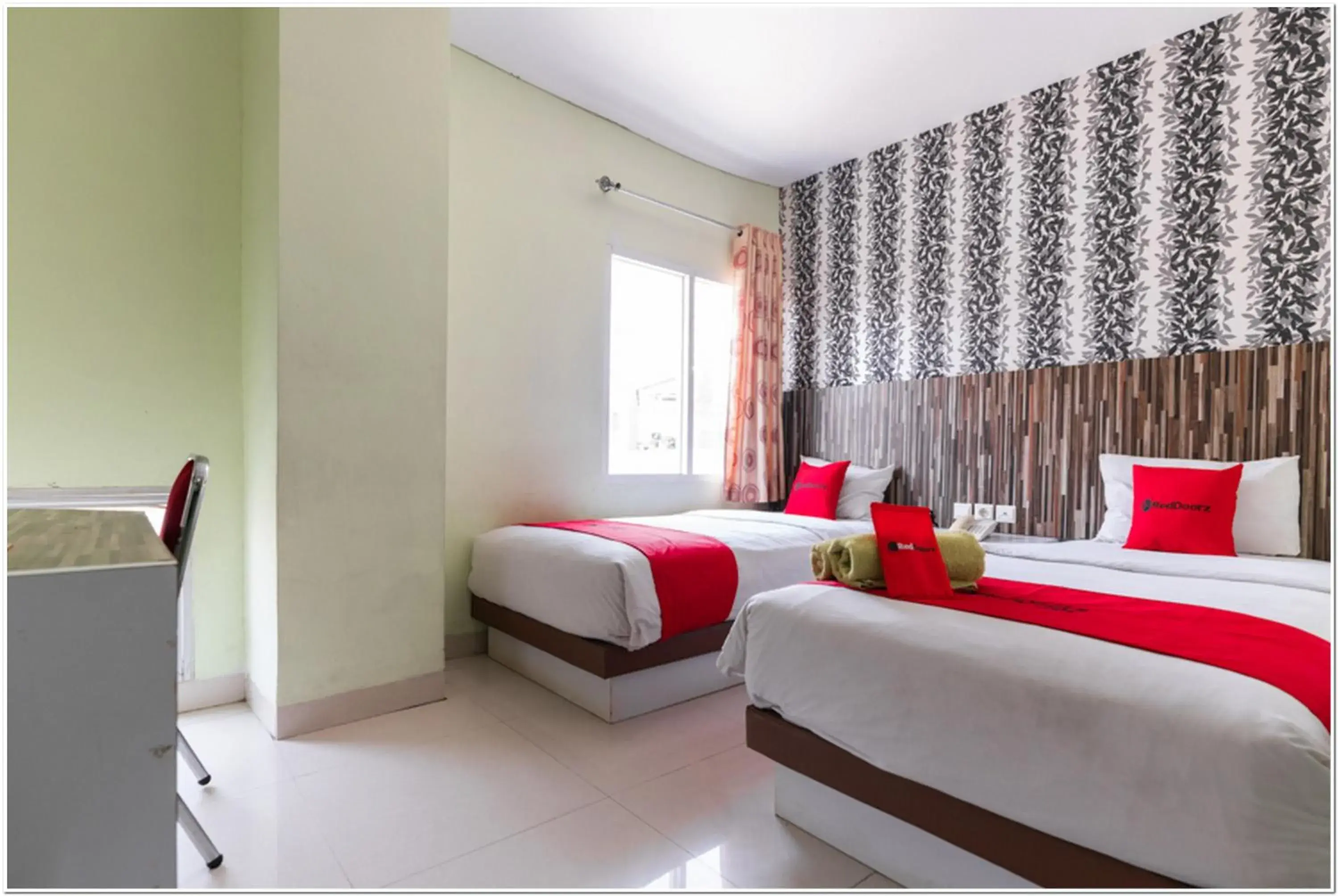Bedroom, Bed in RedDoorz Plus at Hertasning Area Makassar Bedroom, Bed in RedDoorz Plus at Hertasning Area Makassar