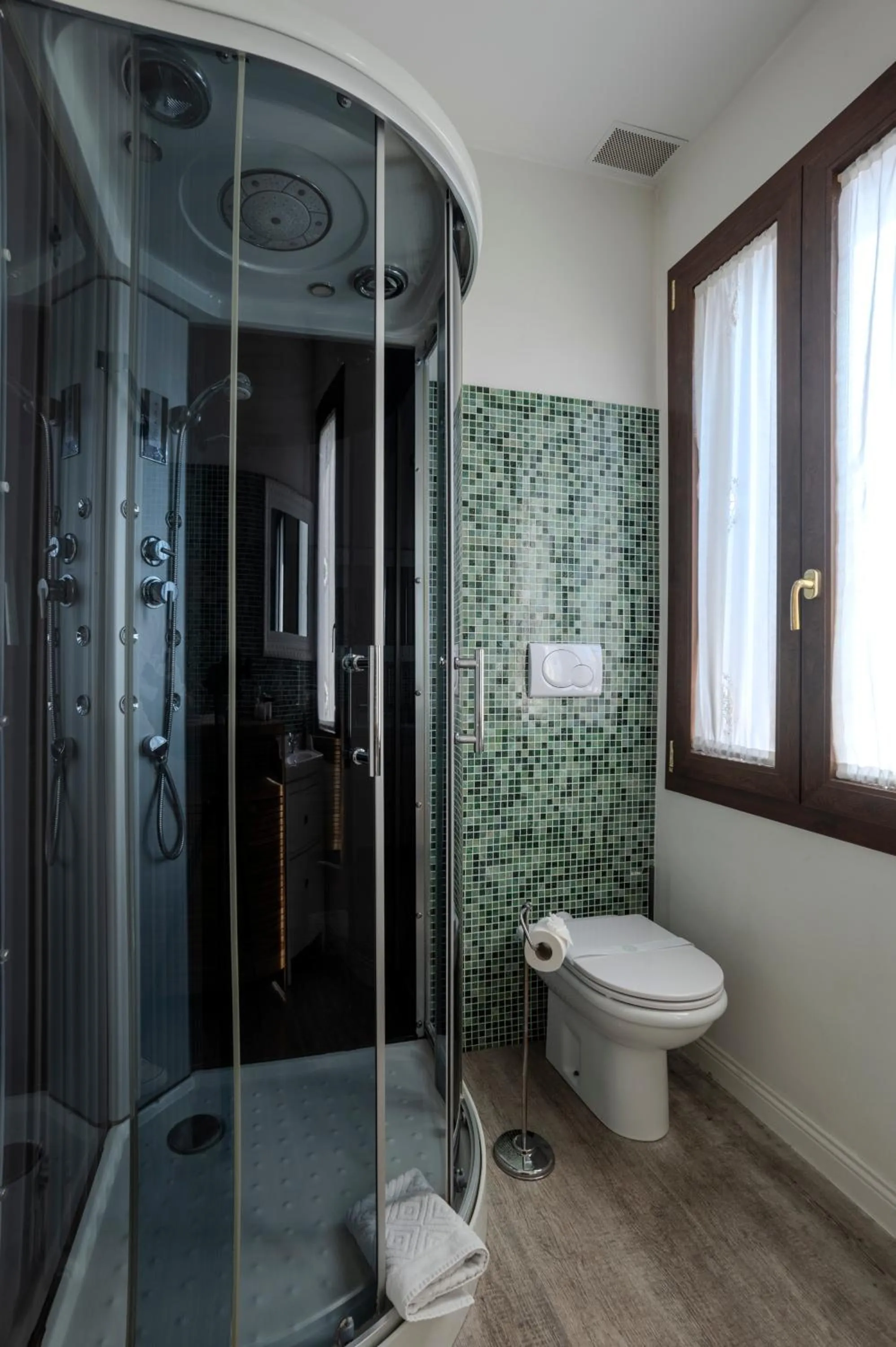 Bathroom in Colombo Bed & Breakfast Mestre