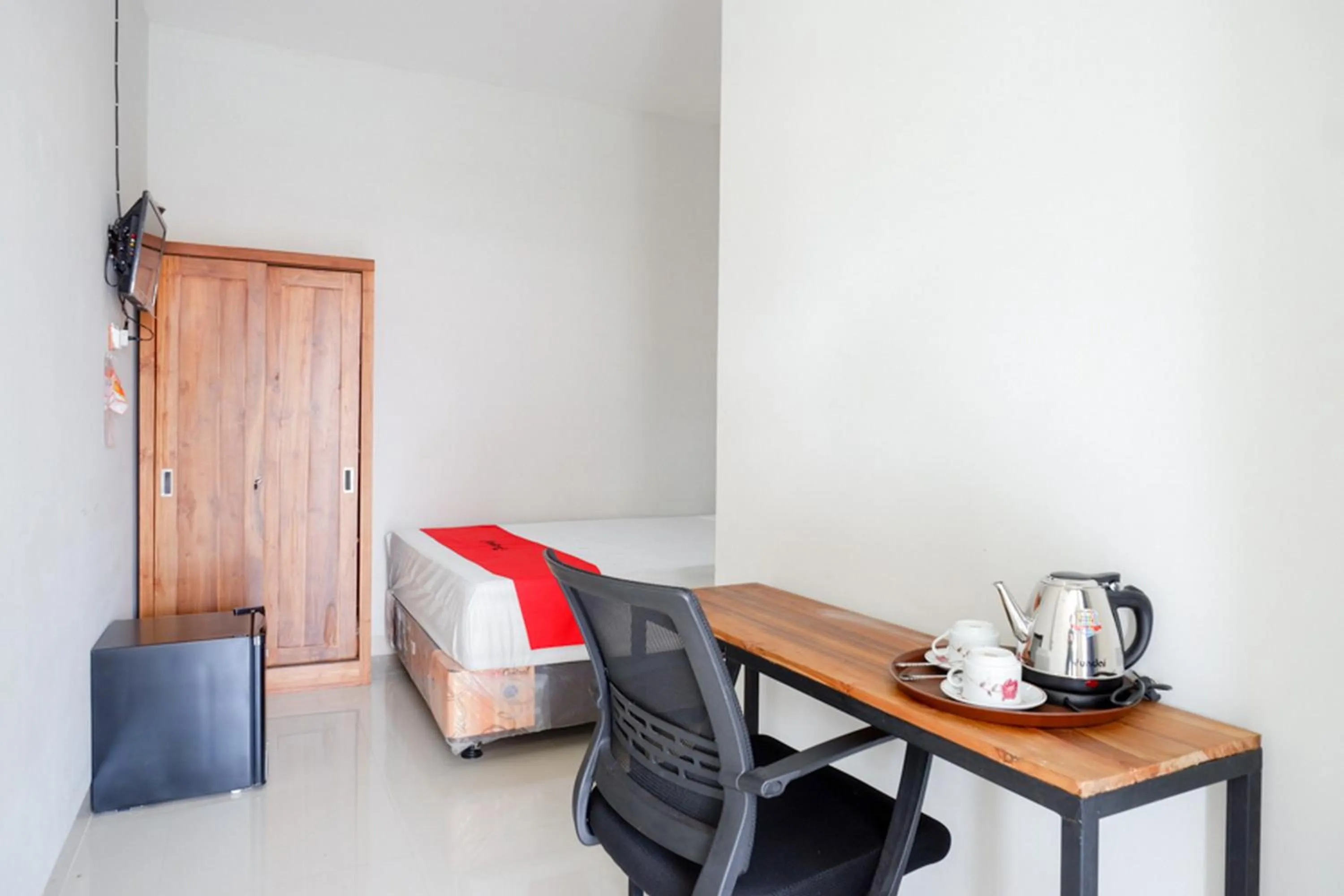 RedDoorz Plus Syariah near Stasiun Tegal 2