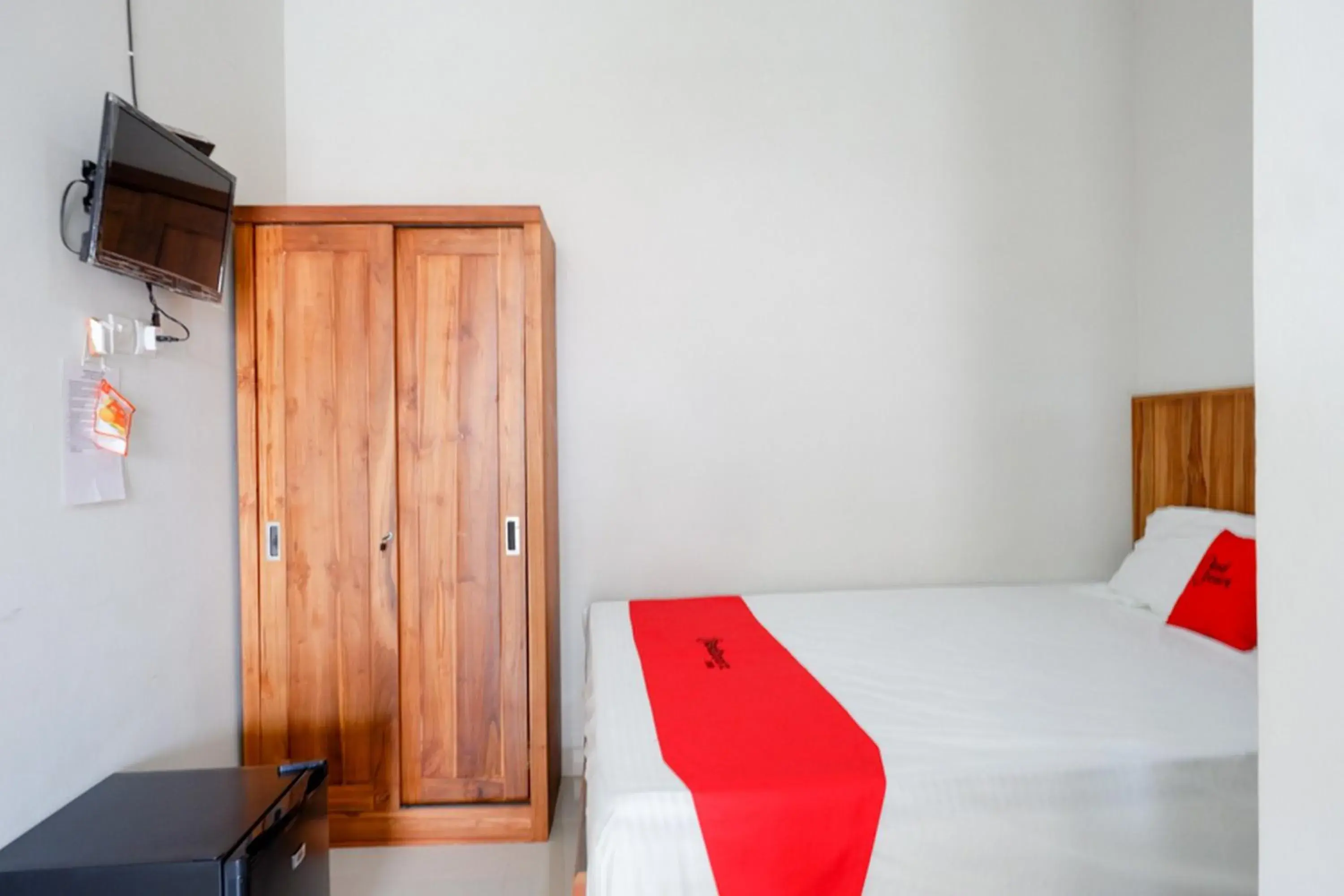 Bed in RedDoorz Plus Syariah near Stasiun Tegal 2 Bed in RedDoorz Plus Syariah near Stasiun Tegal 2