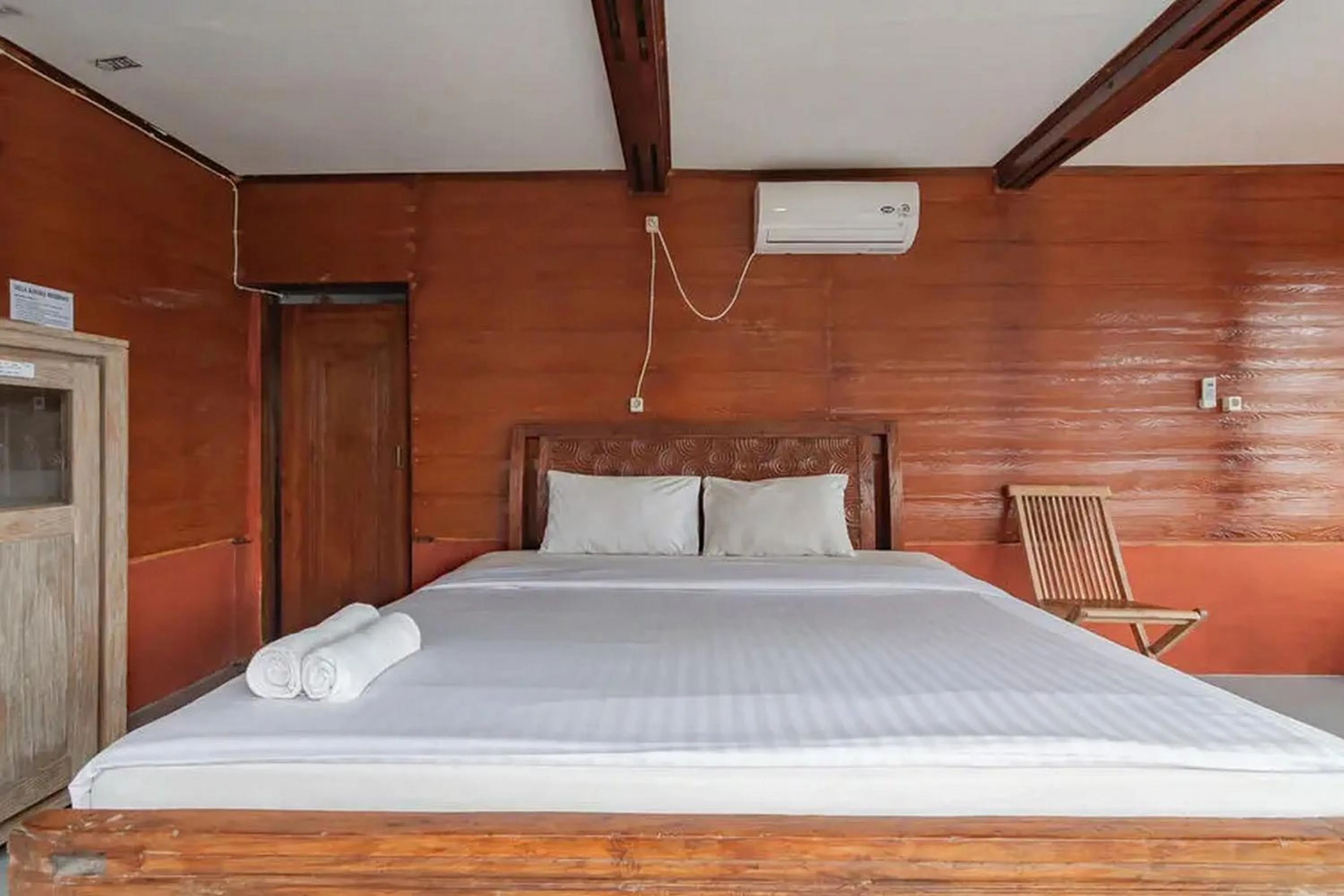 Bedroom, Bed in Kanaka Residence Mitra RedDoorz