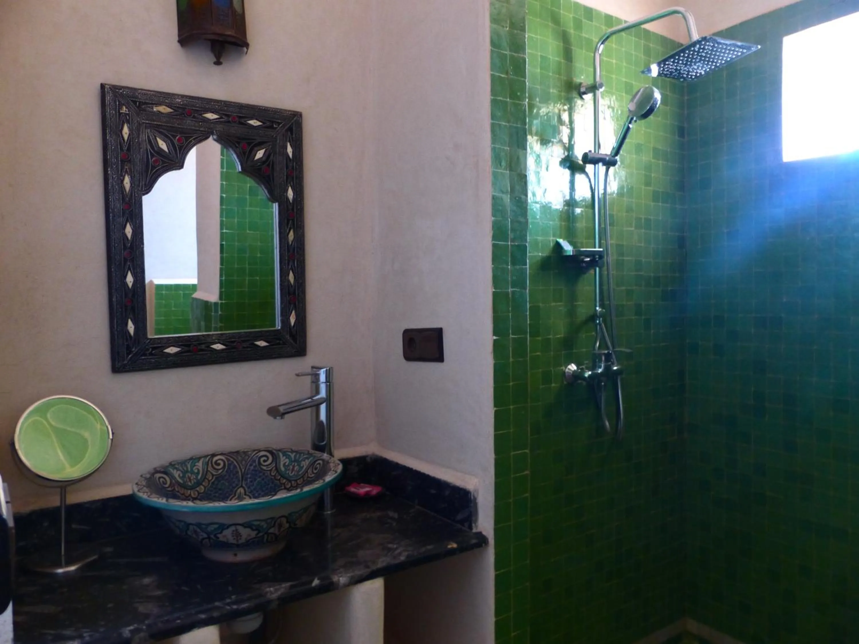 Bathroom in Riad Caravasar