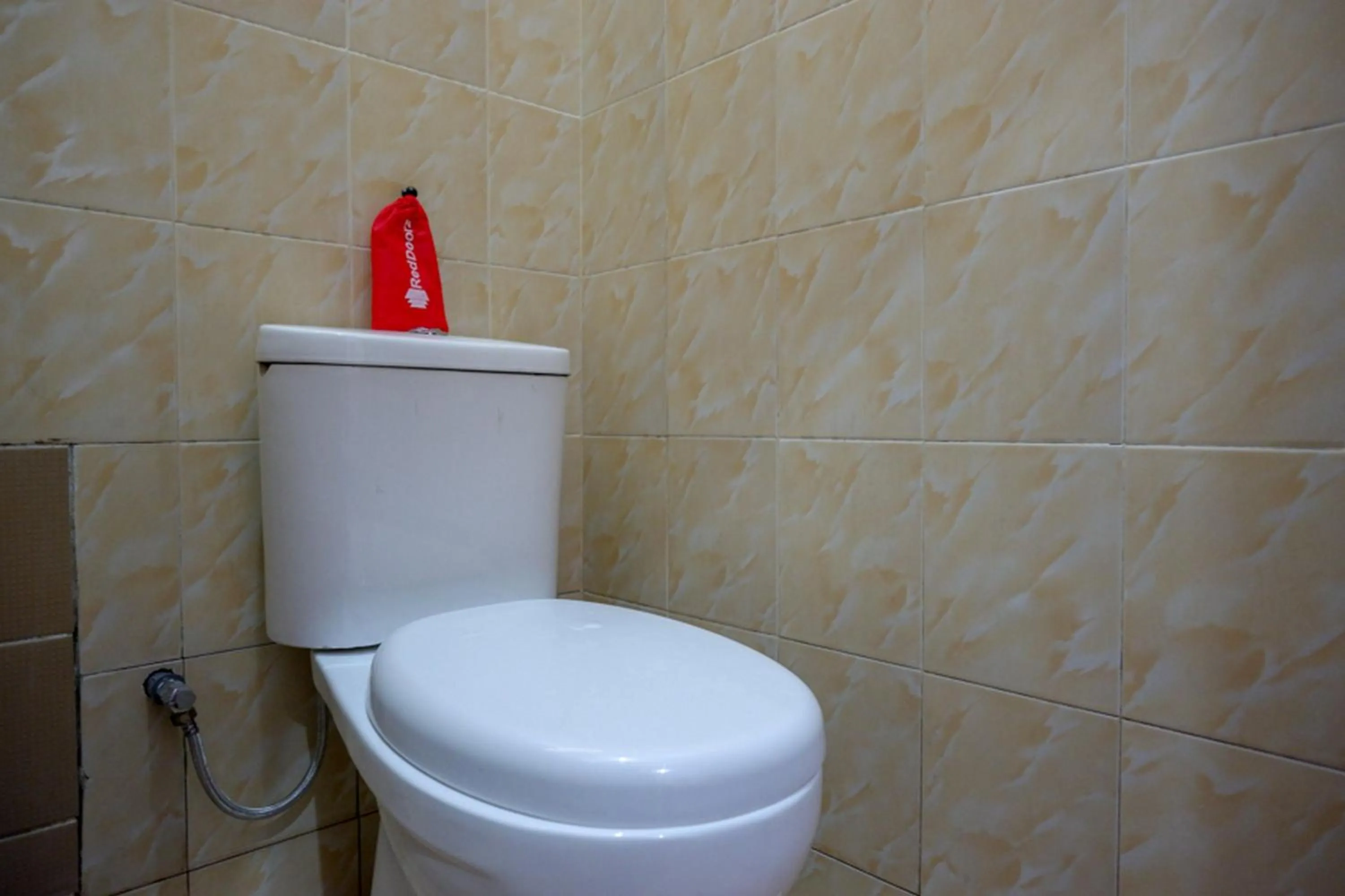 Bathroom in RedDoorz near Stasiun Kebumen