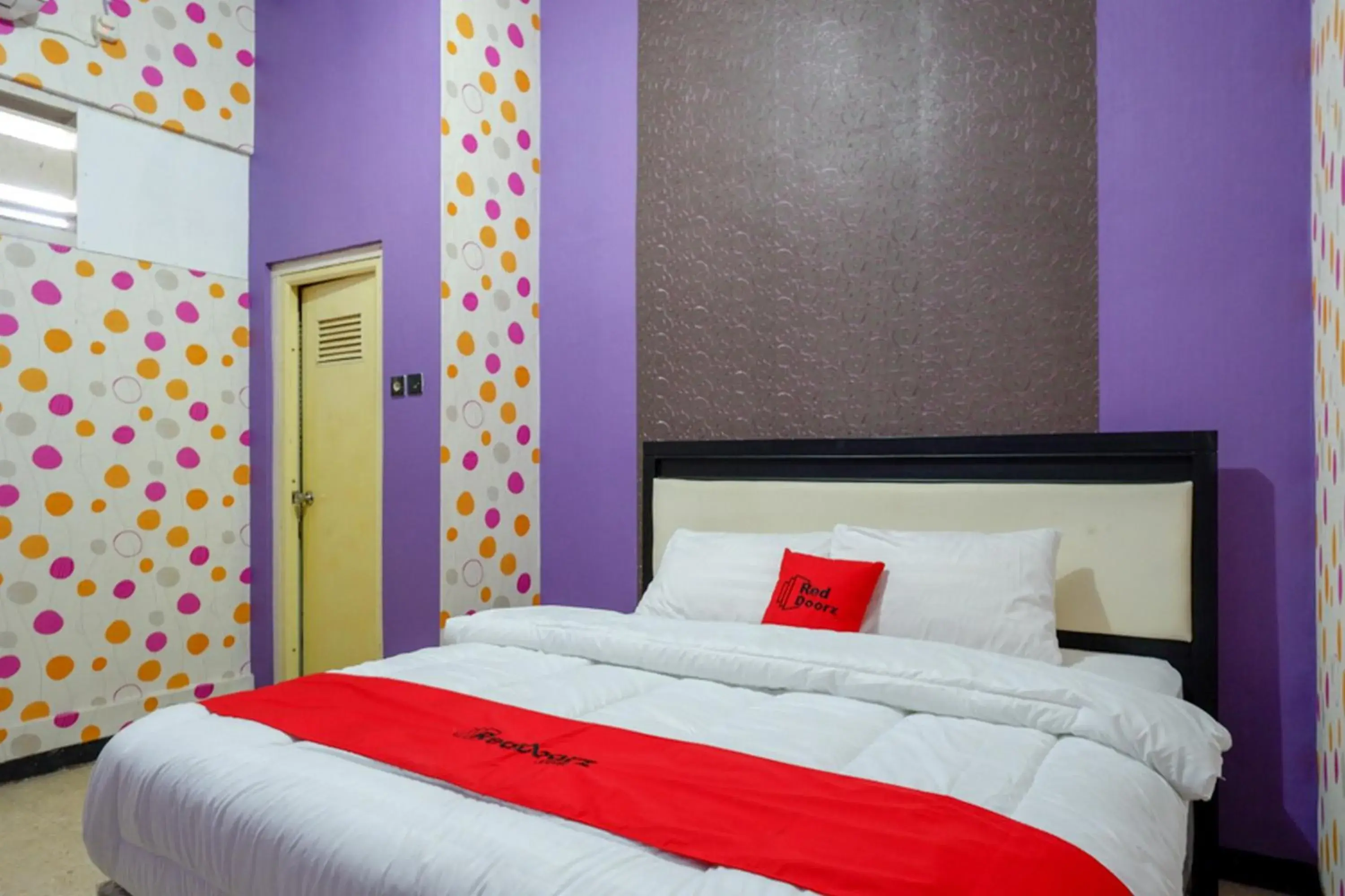 Bedroom, Bed in RedDoorz near Stasiun Kebumen Bedroom, Bed in RedDoorz near Stasiun Kebumen