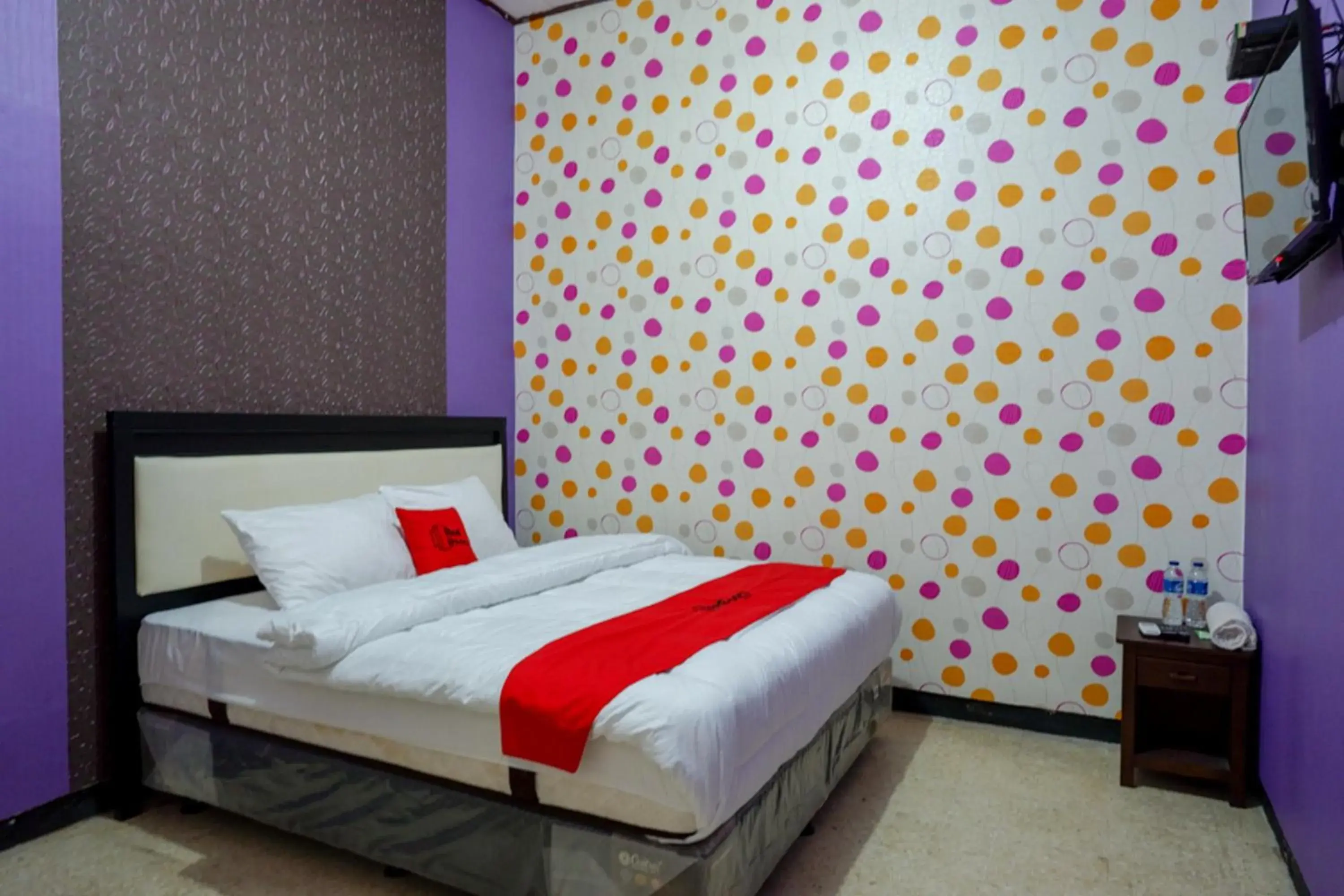 Bedroom, Bed in RedDoorz near Stasiun Kebumen Bedroom, Bed in RedDoorz near Stasiun Kebumen