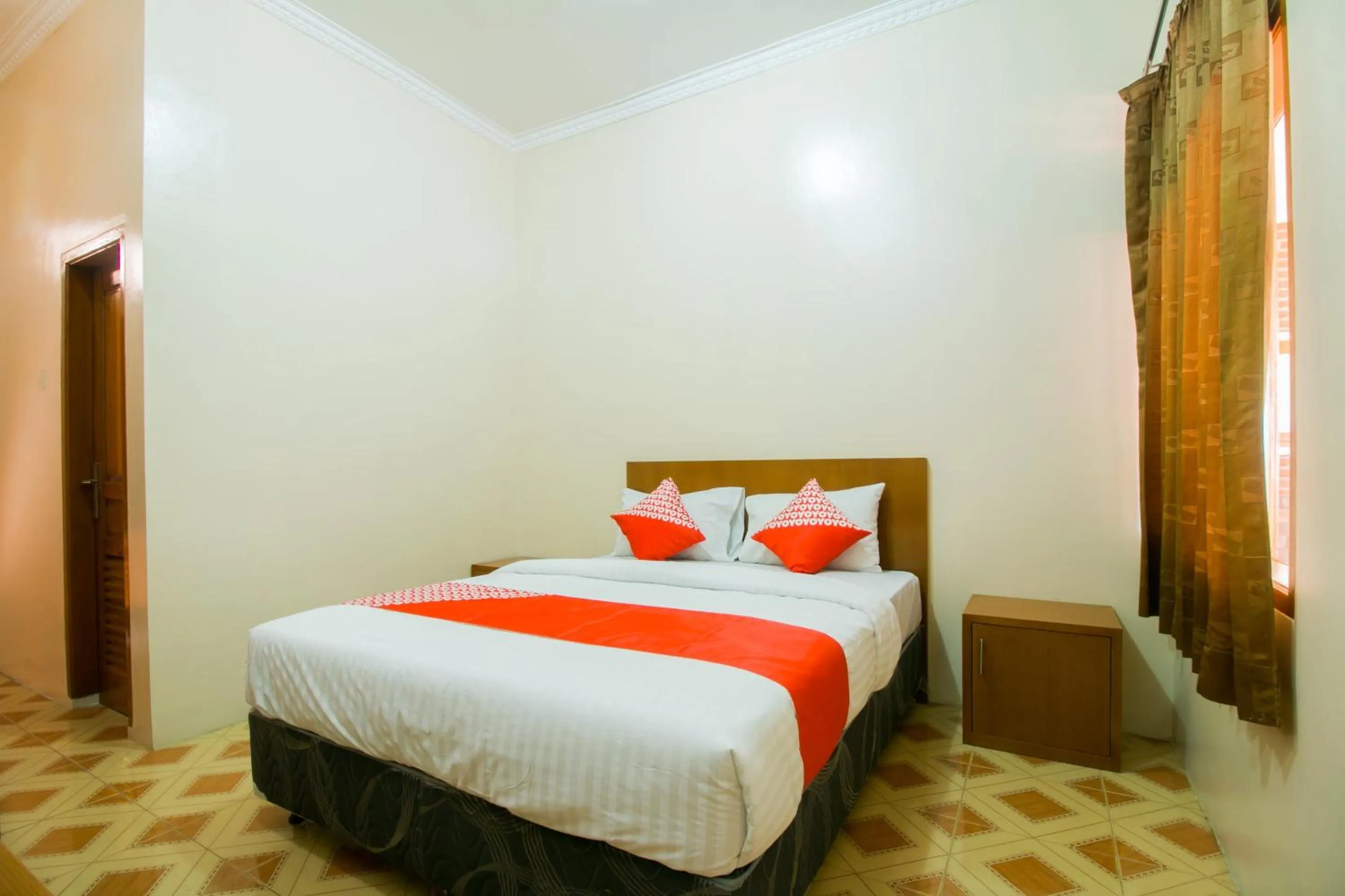 Bedroom, Bed in Hotel O Edotel Smkn 1 Pacet Syariah