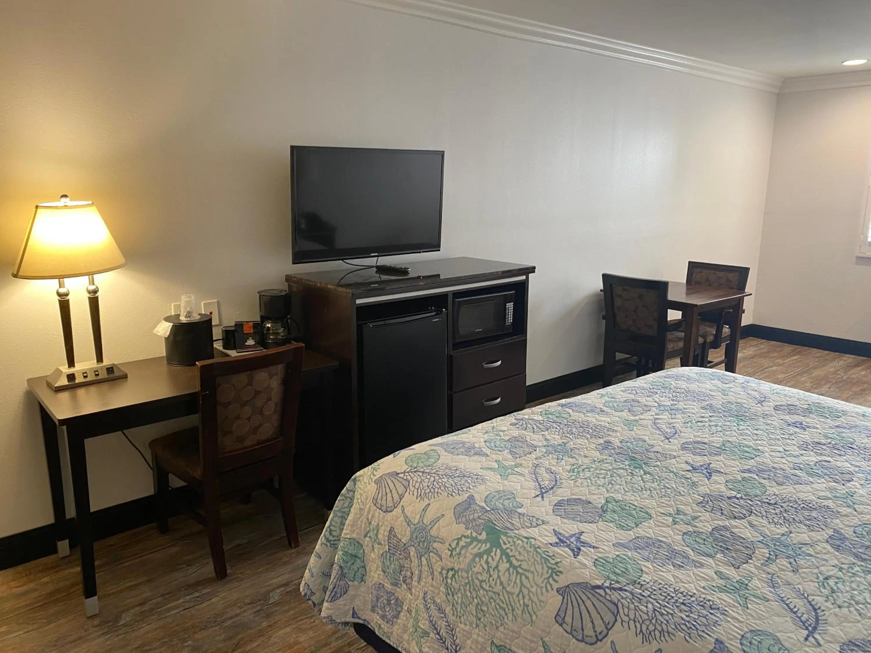 TV and multimedia, Bed in Ocean Surf Inn & Suites