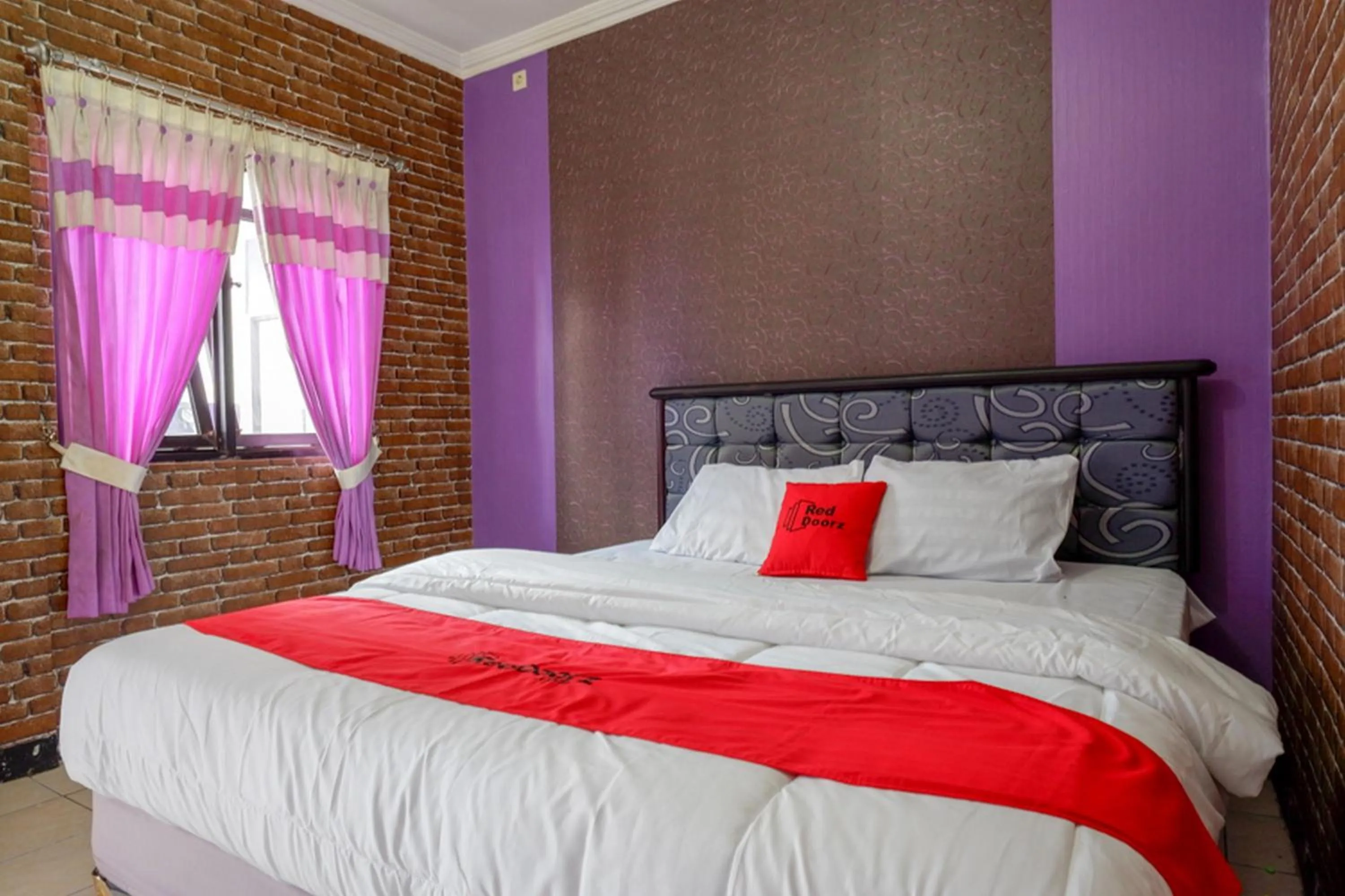 Bedroom, Bed in RedDoorz near RSUD Kebumen