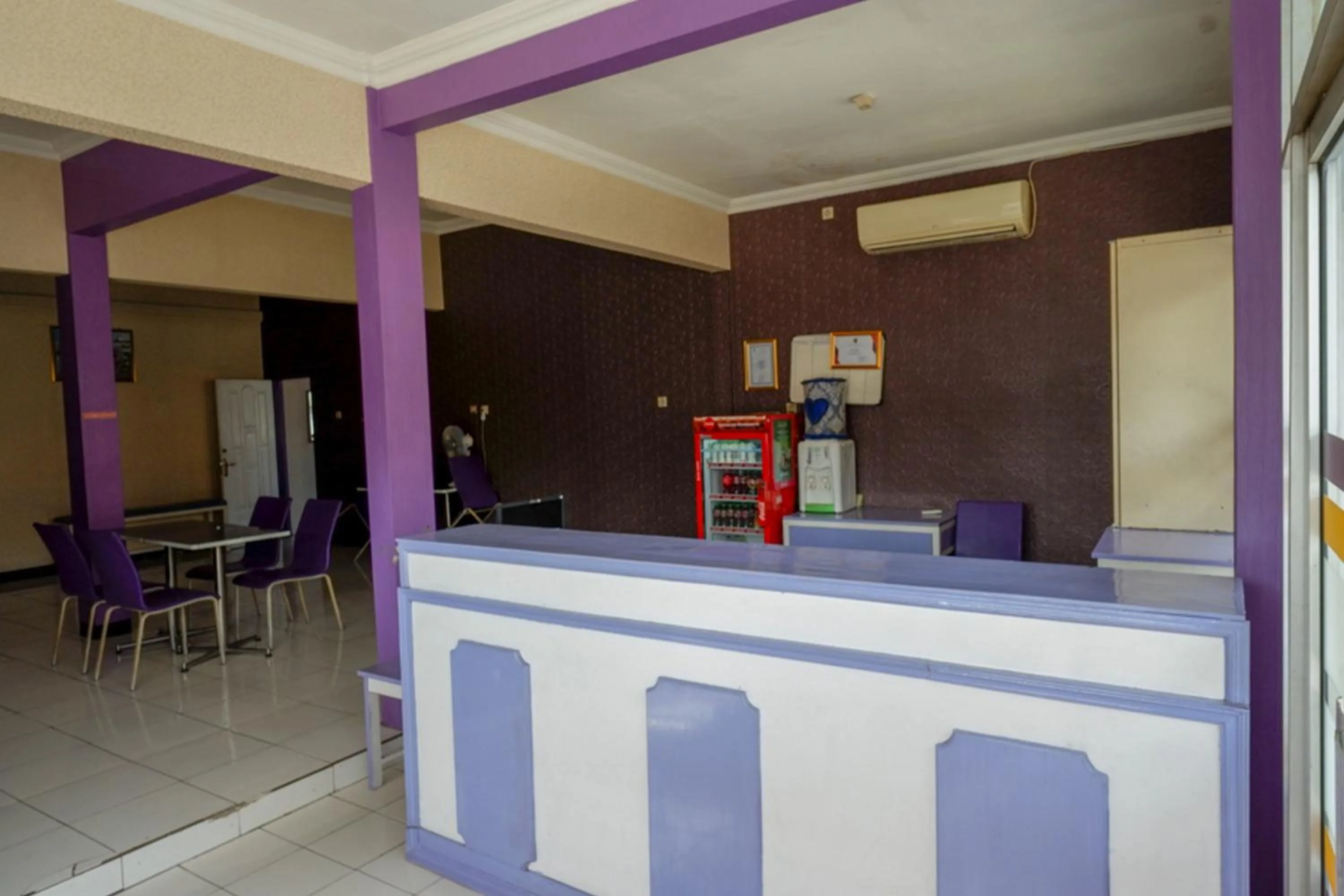 Lobby or reception in RedDoorz near RSUD Kebumen