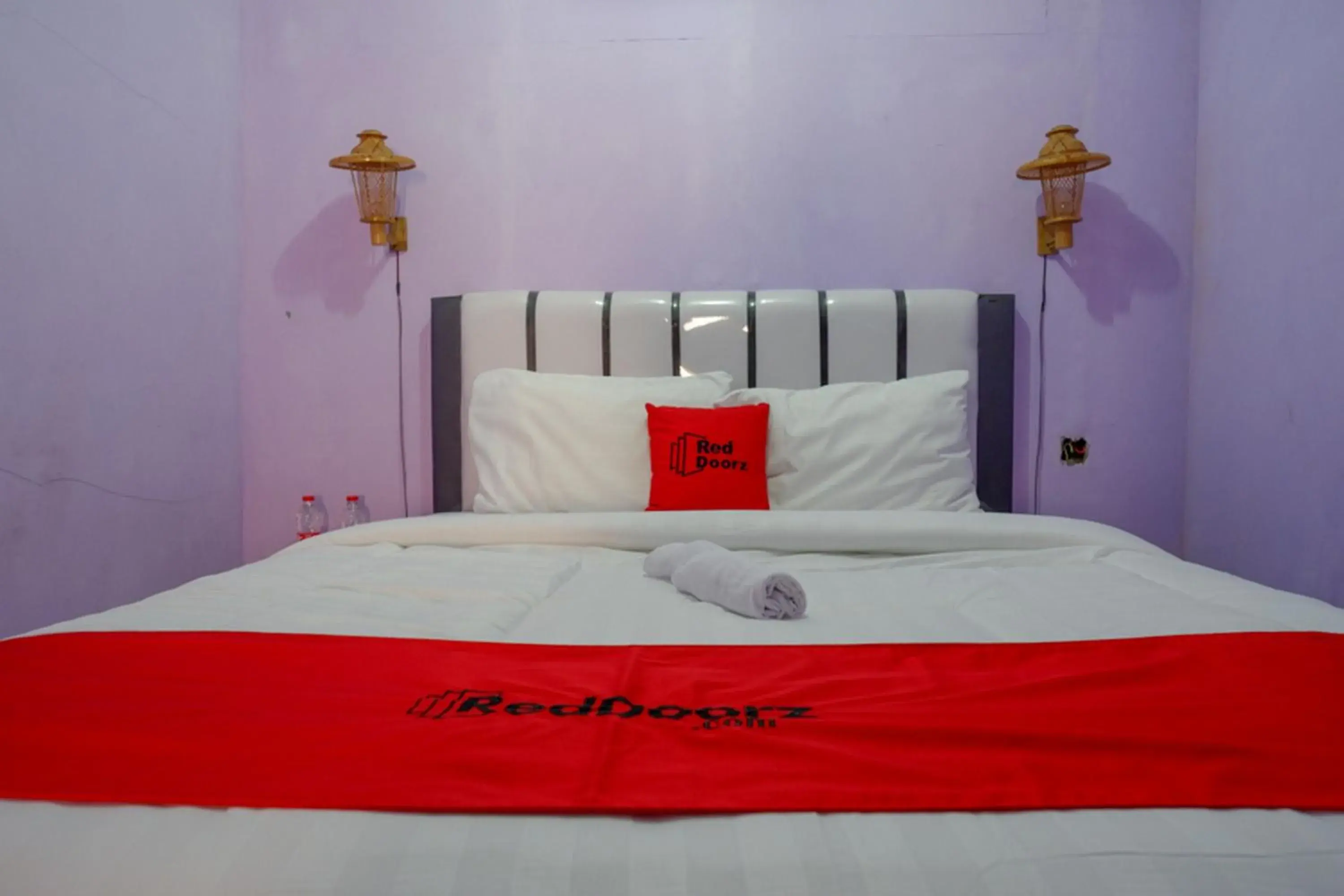 Bedroom, Bed in RedDoorz near Goa Jatijajar 2 Bedroom, Bed in RedDoorz near Goa Jatijajar 2