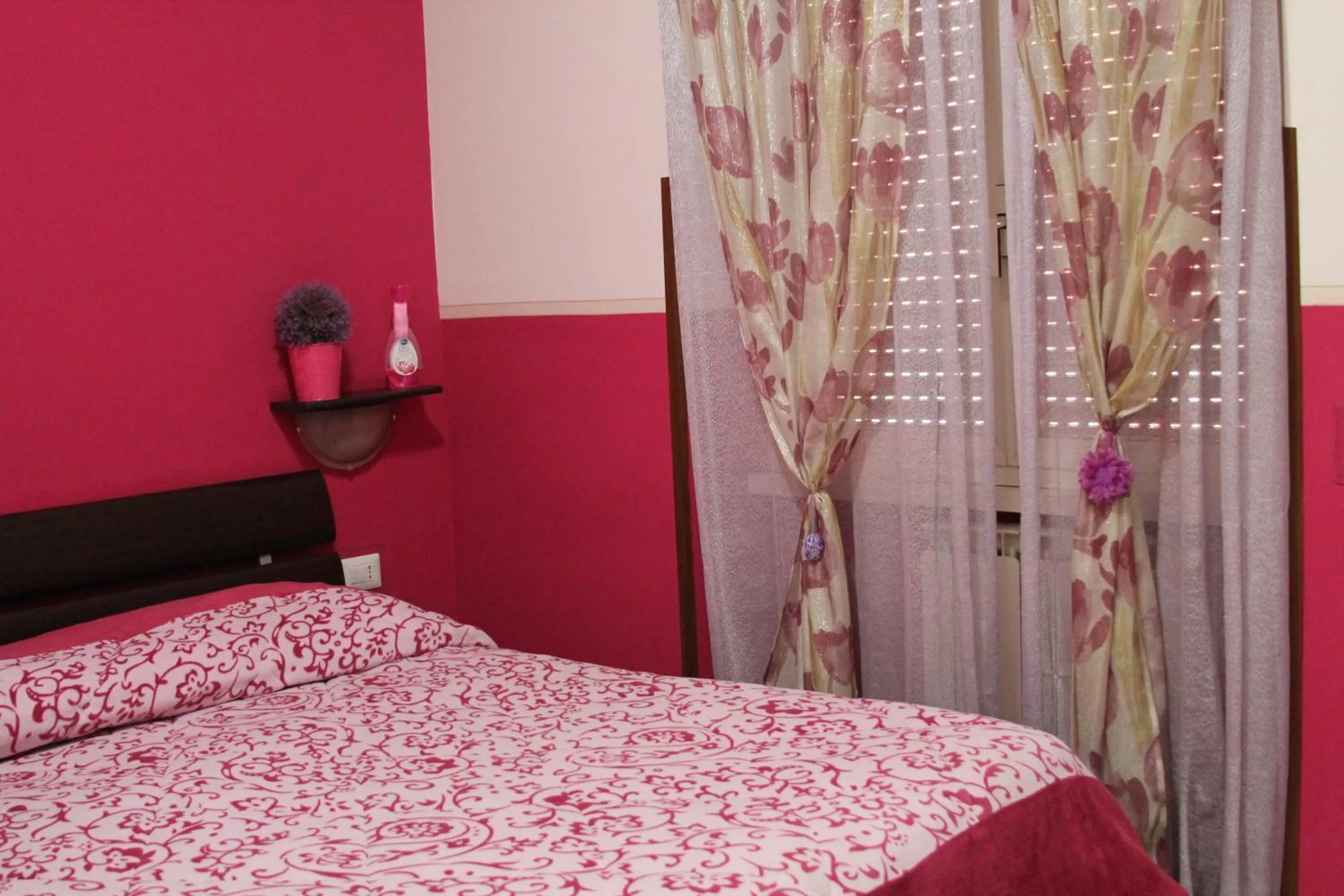 Bedroom, Bed in Aracoeli