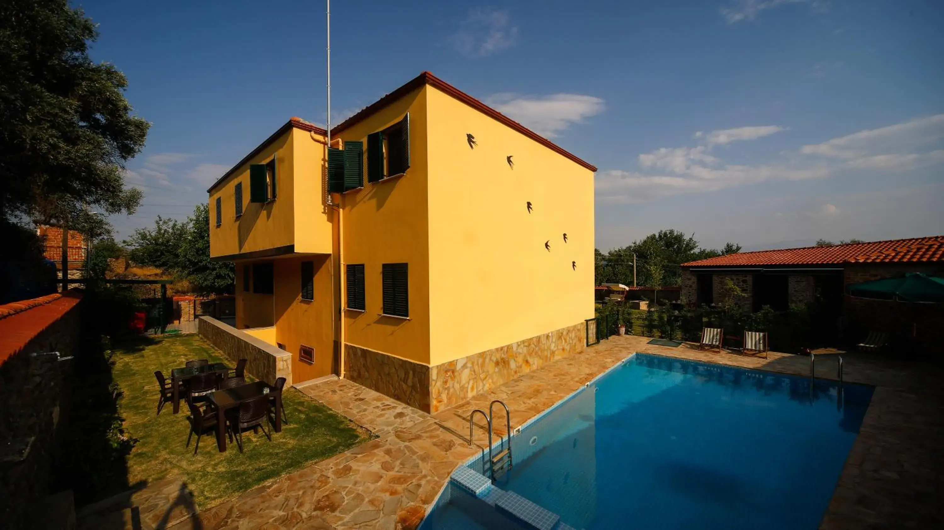 Property building in Birgi Rukim Otel Property building in Birgi Rukim Otel