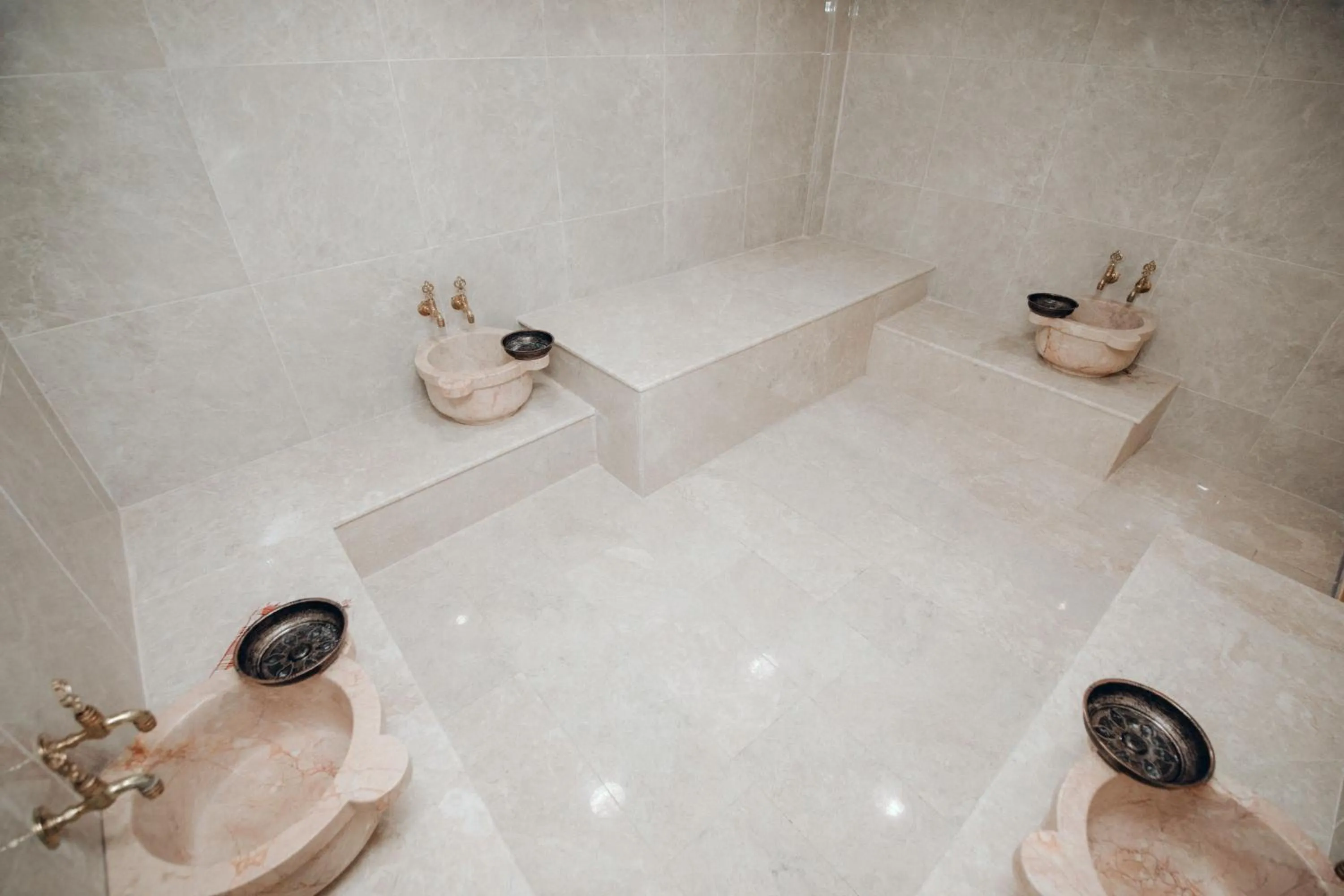 Steam room in Birgi Rukim Otel