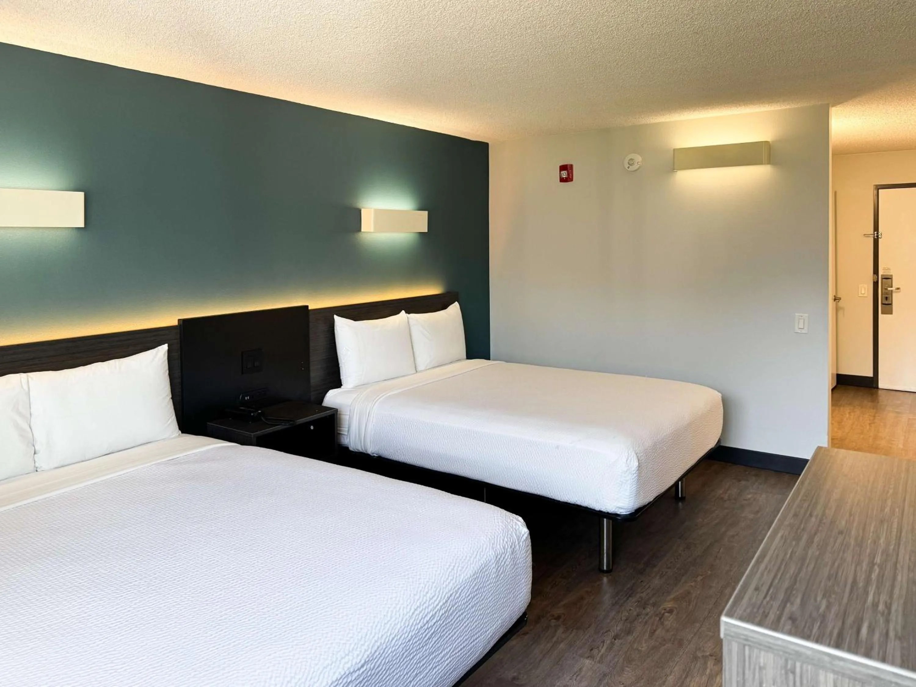 Bedroom, Bed in Motel 6-Carson, CA