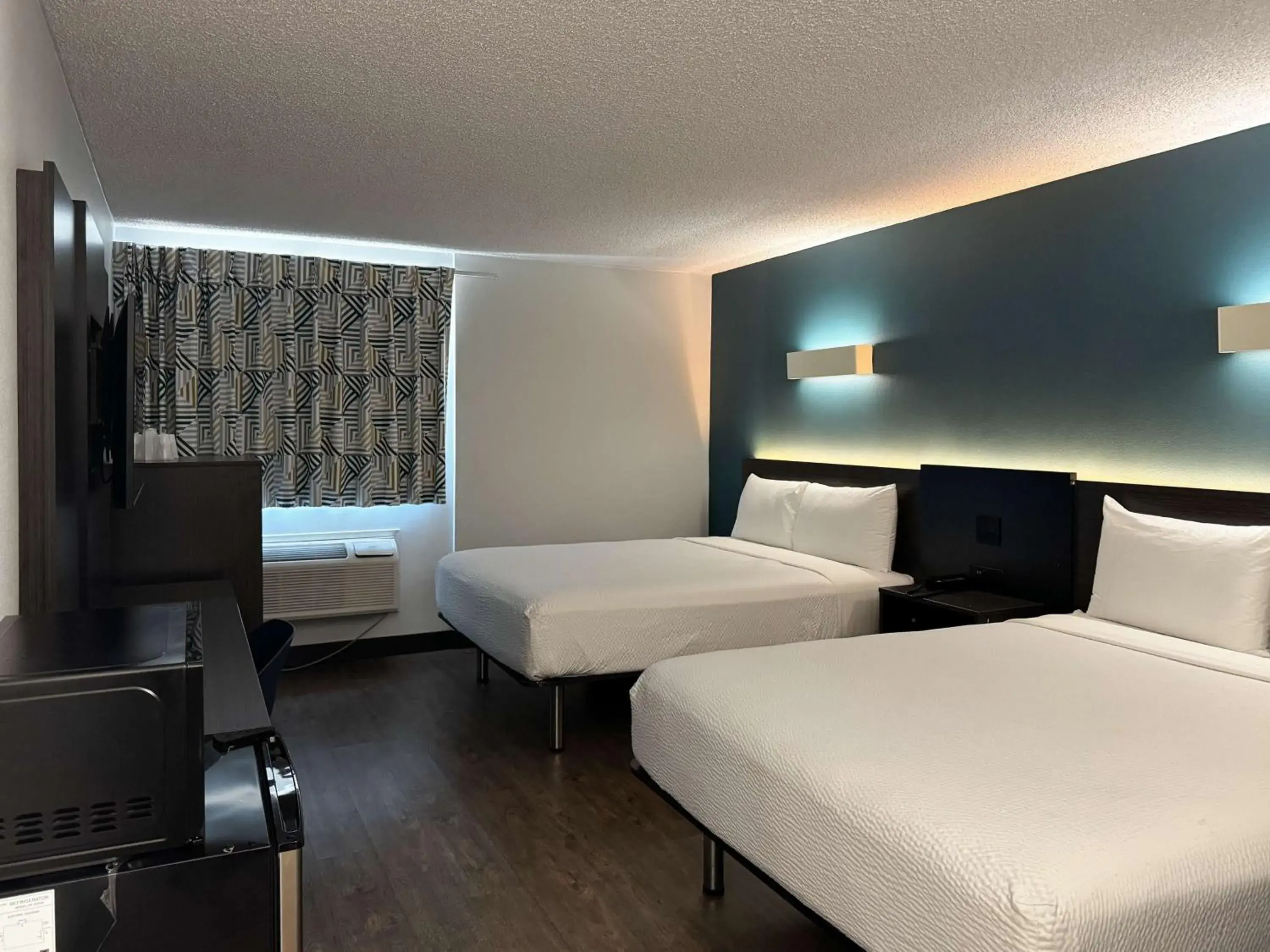 Bedroom, Bed in Motel 6-Carson, CA Bedroom, Bed in Motel 6-Carson, CA