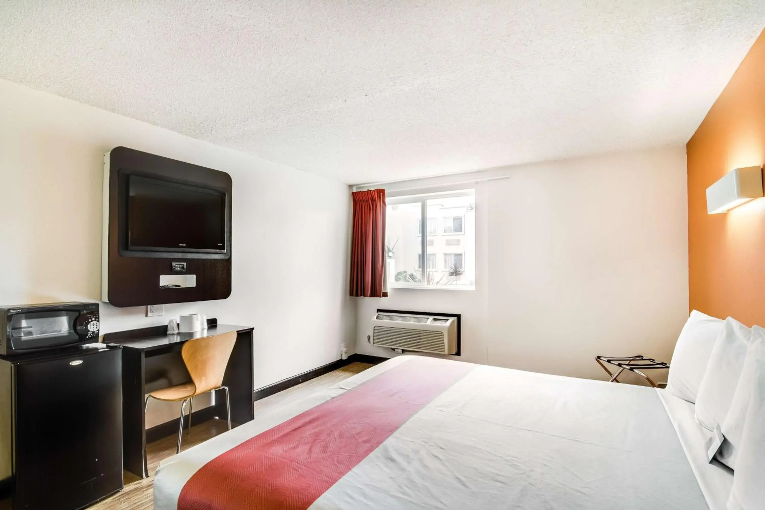 TV and multimedia, Bed in Motel 6-Carson, CA TV and multimedia, Bed in Motel 6-Carson, CA