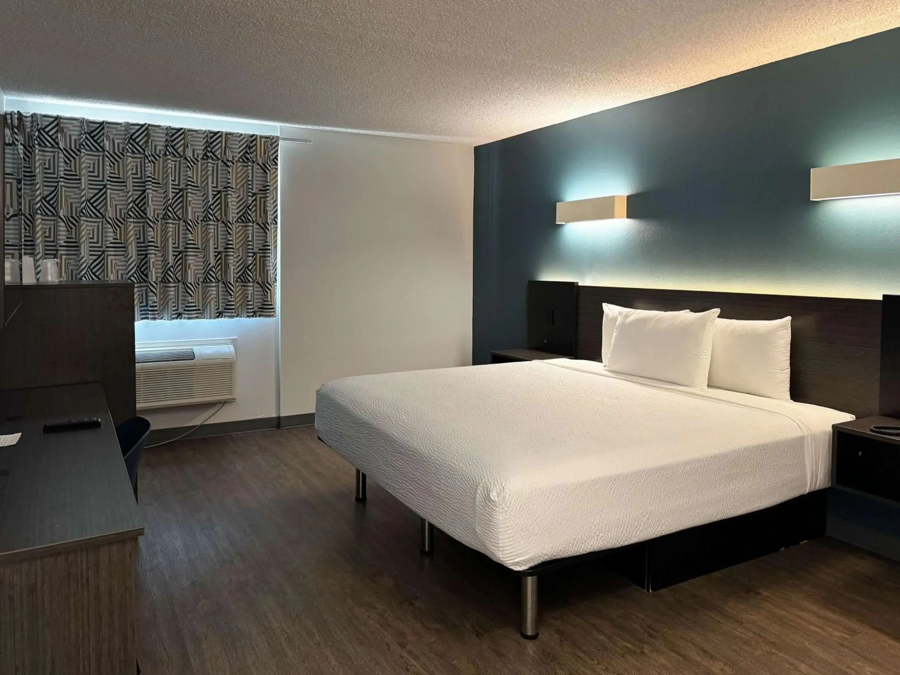 Bedroom, Bed in Motel 6-Carson, CA Bedroom, Bed in Motel 6-Carson, CA