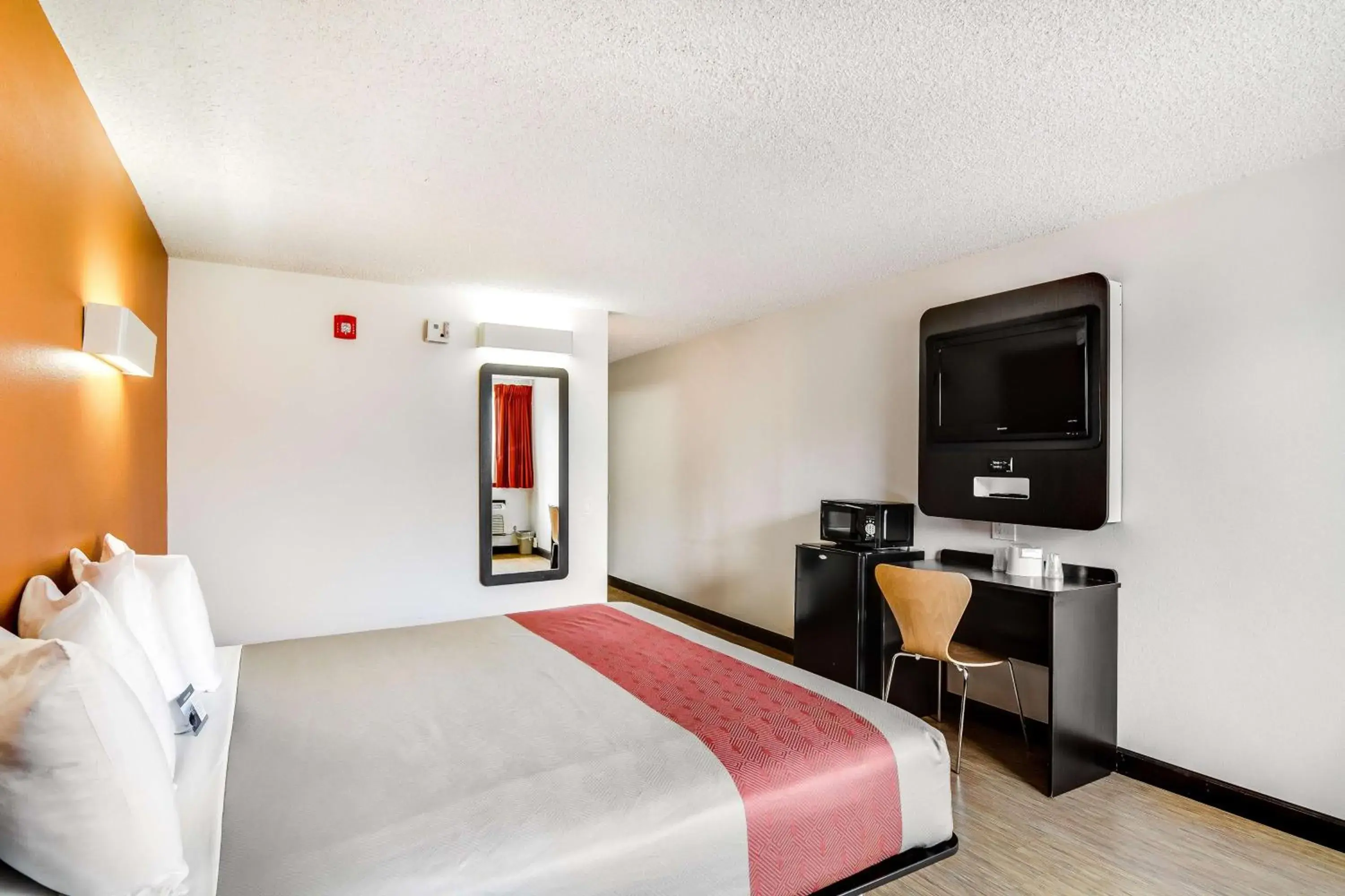 TV and multimedia, Bed in Motel 6-Carson, CA TV and multimedia, Bed in Motel 6-Carson, CA