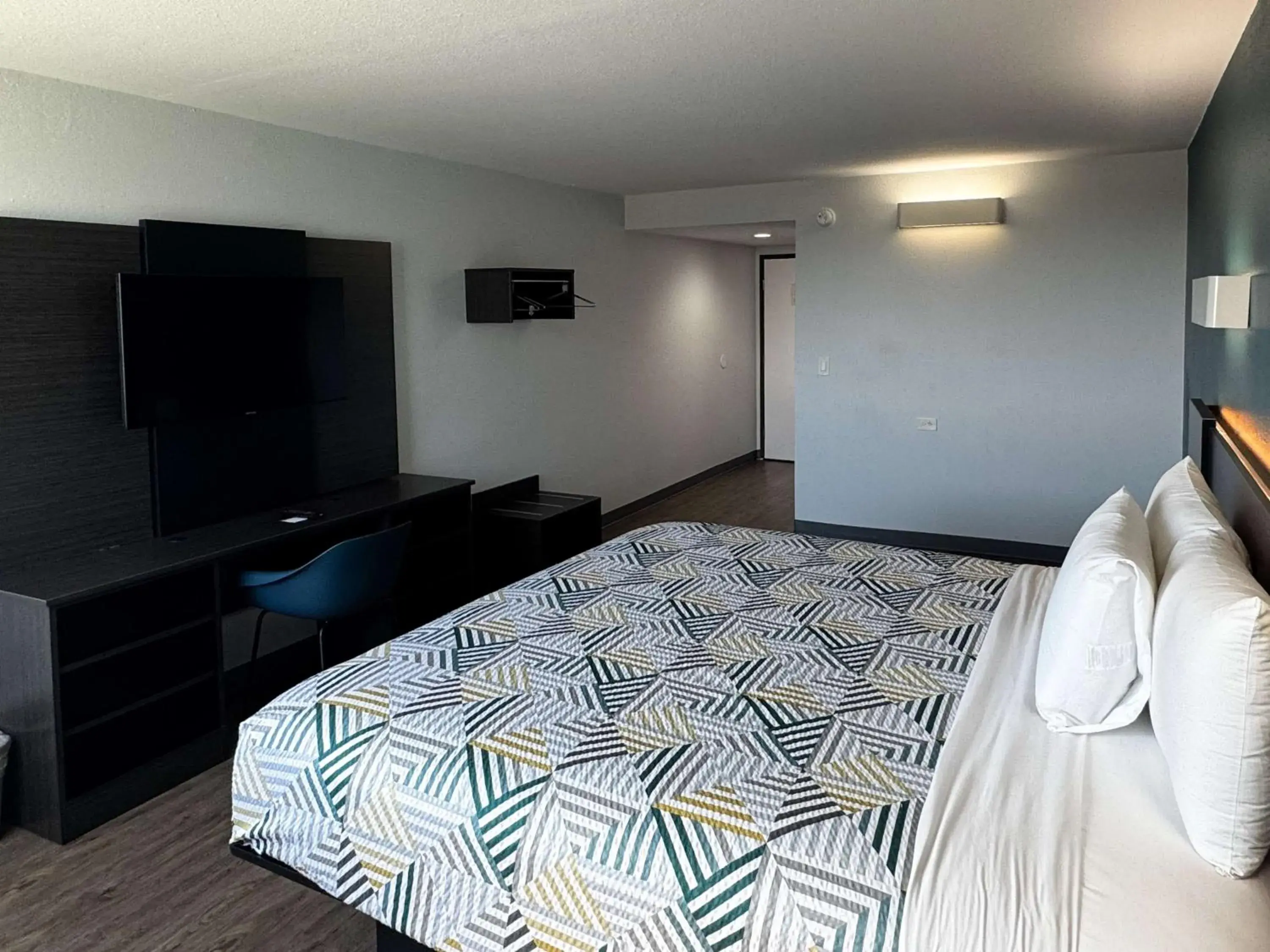 Bedroom, Bed in Motel 6-Carson, CA Bedroom, Bed in Motel 6-Carson, CA