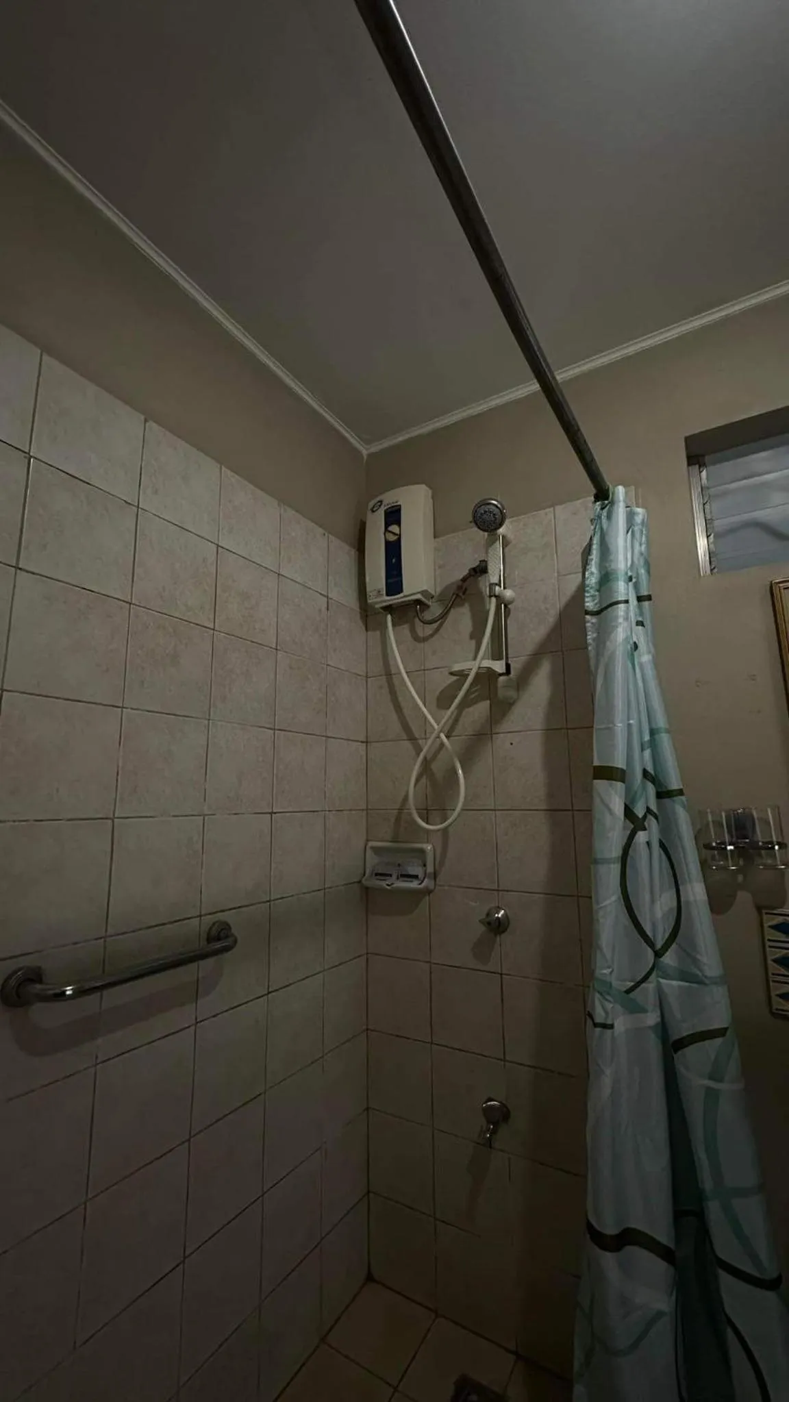 Bathroom in Alfonso Hotel