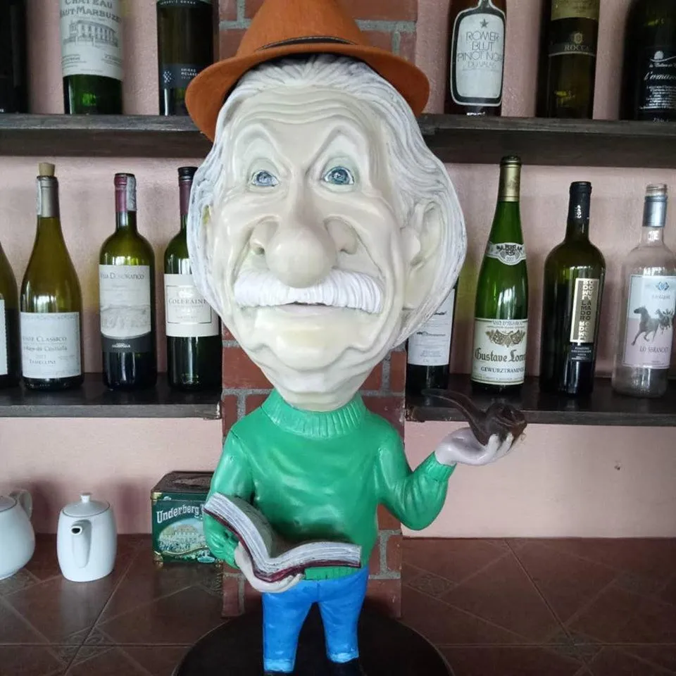 Restaurant/places to eat in Alfonso Hotel