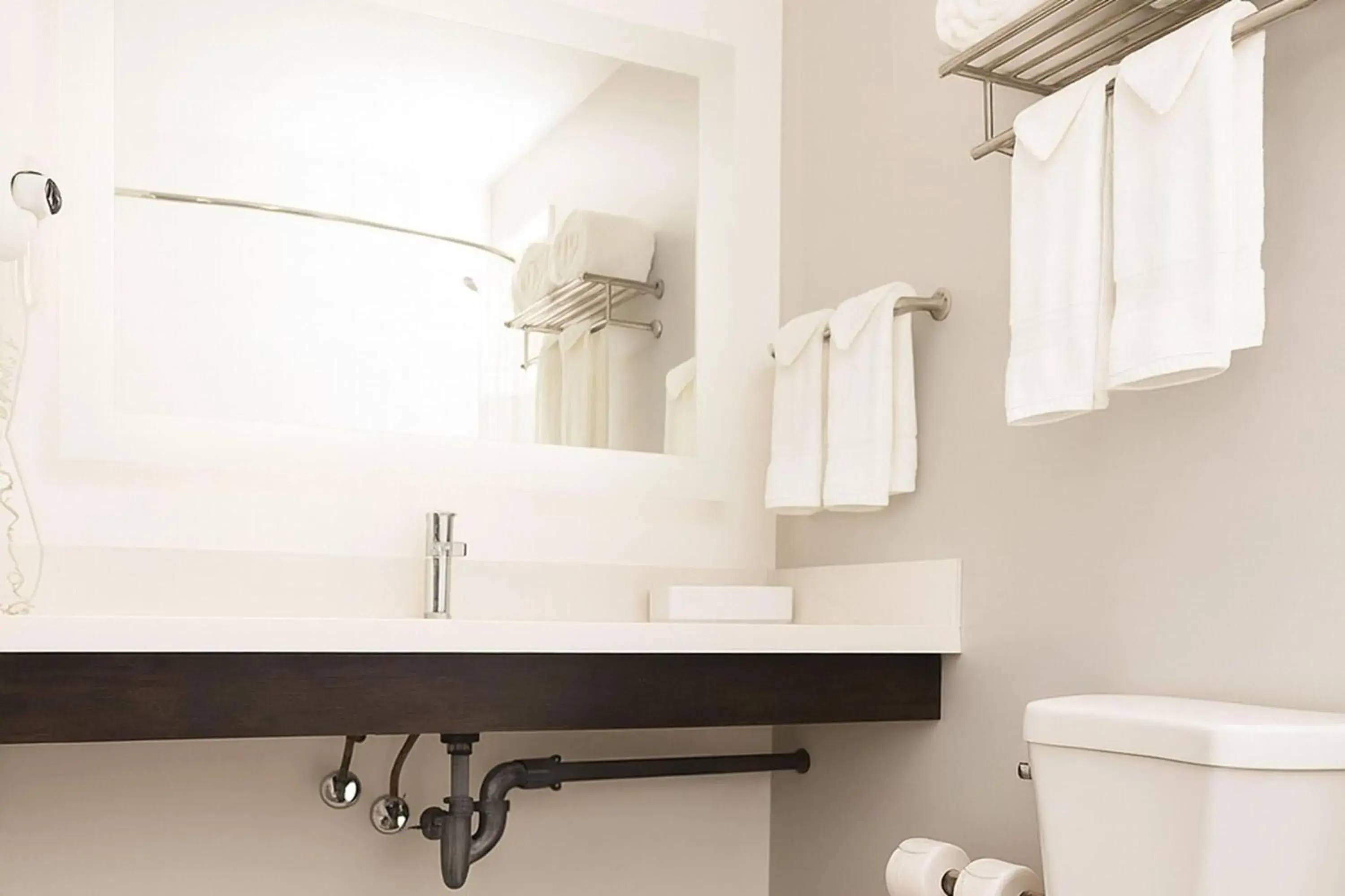 Bathroom in Travelodge by Wyndham LAX Bathroom in Travelodge by Wyndham LAX