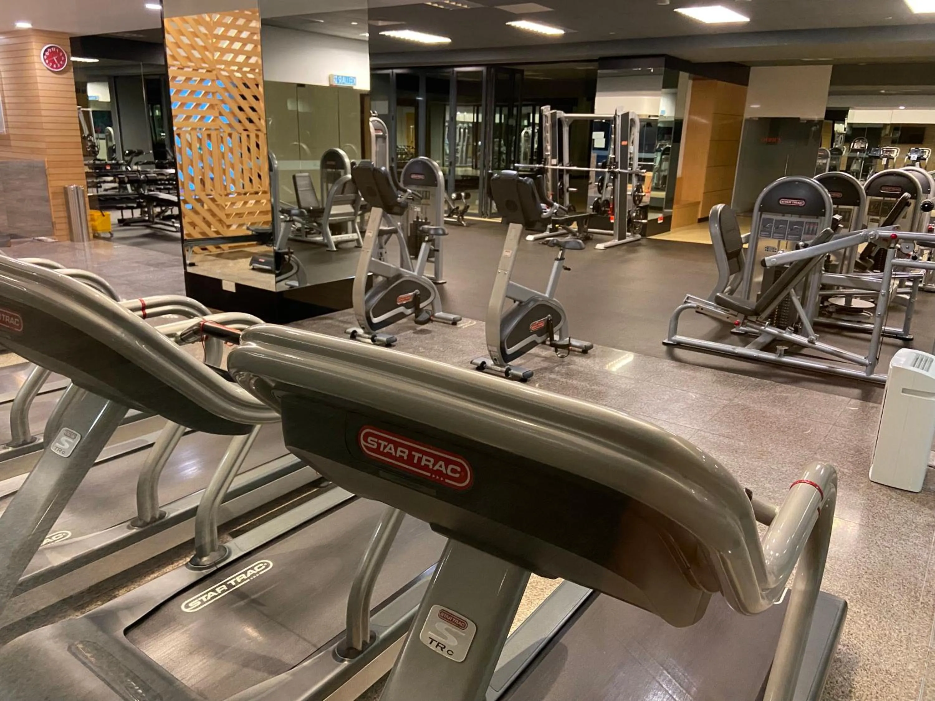 Fitness centre/facilities in Imperial Suites at Boulevard Mall