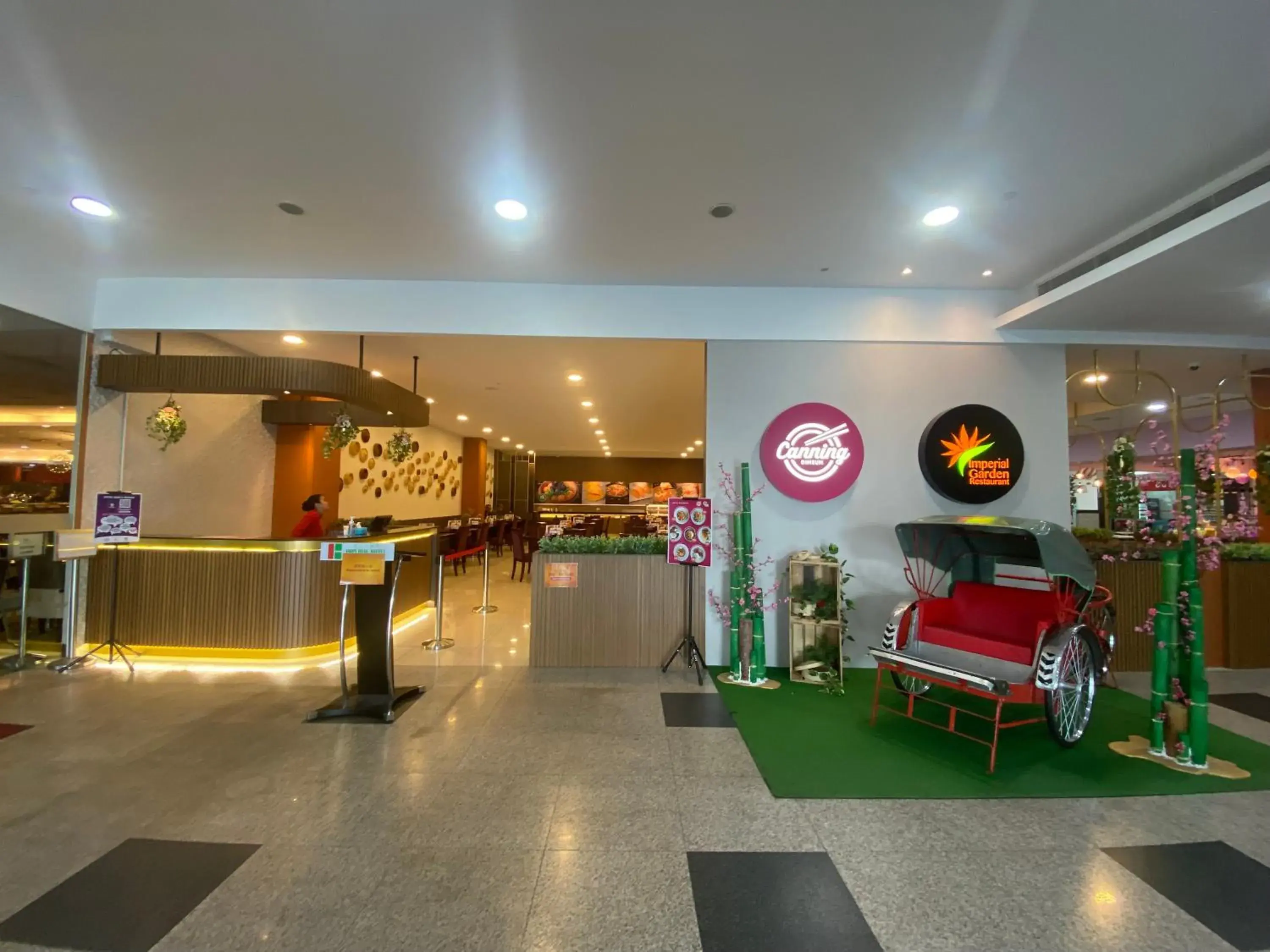 Restaurant/places to eat in Imperial Suites at Boulevard Mall Restaurant/places to eat in Imperial Suites at Boulevard Mall