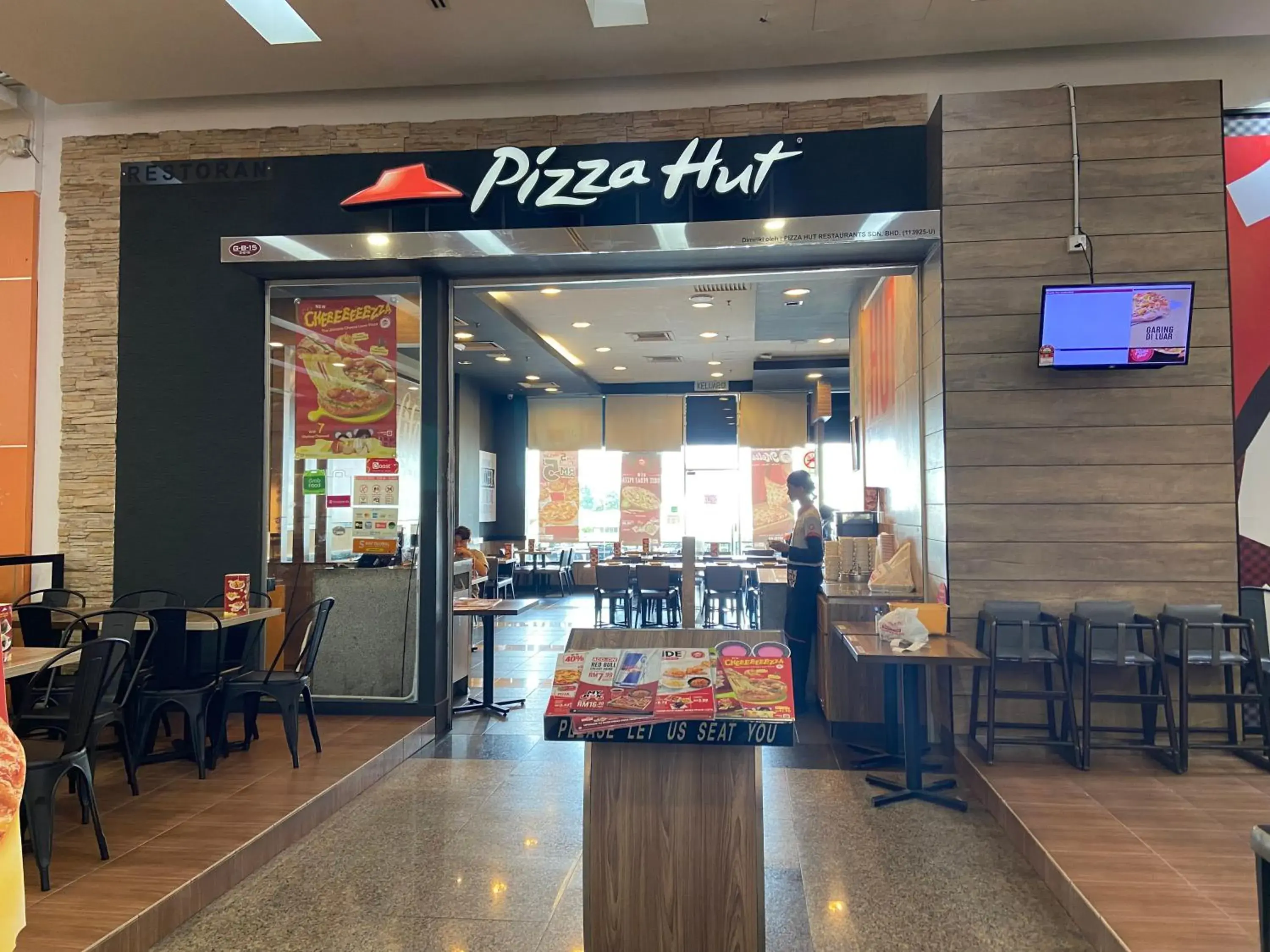 Restaurant/places to eat in Imperial Suites at Boulevard Mall Restaurant/places to eat in Imperial Suites at Boulevard Mall