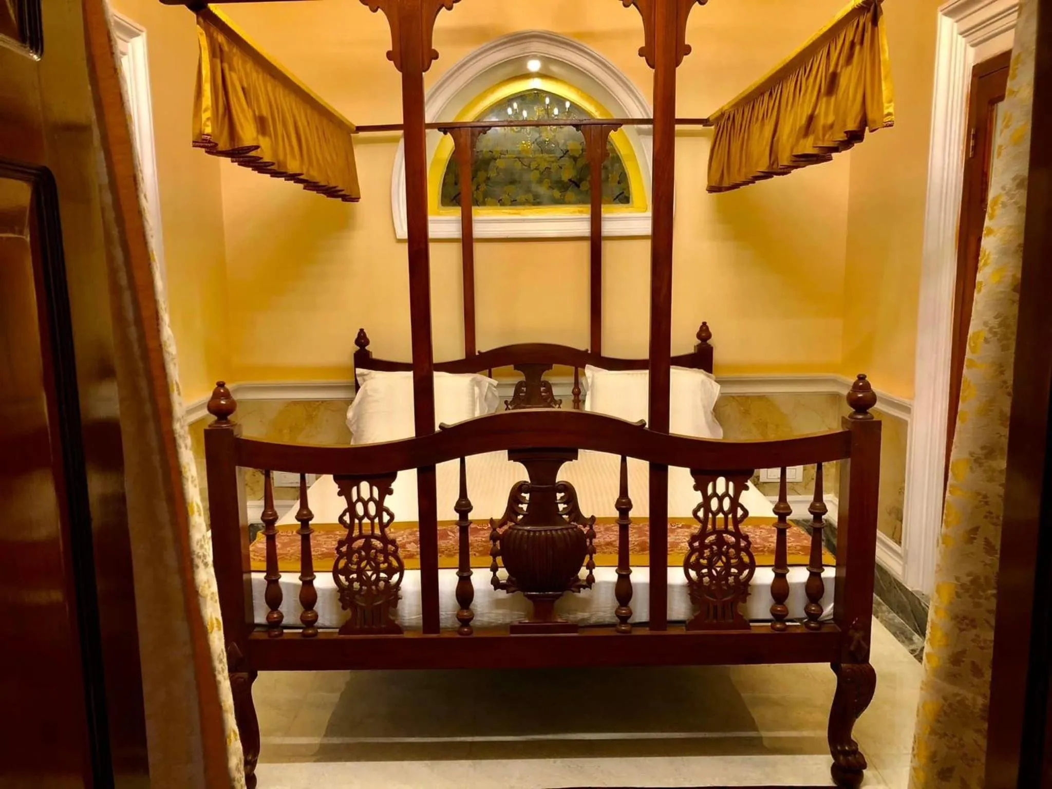 COSSIMBAZAR PALACE OF THE ROYS ( RAJBARI)