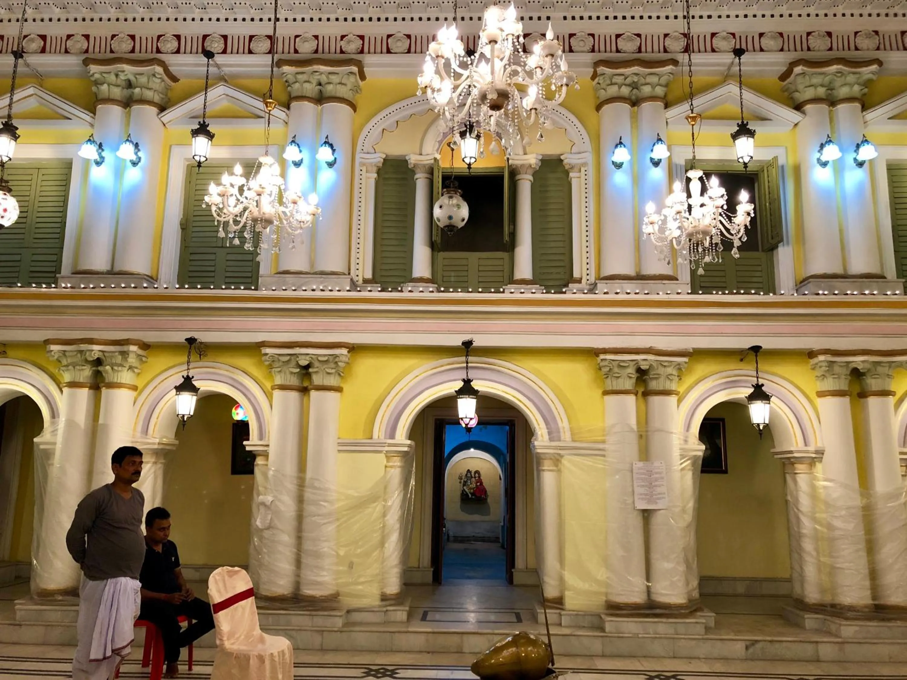 COSSIMBAZAR PALACE OF THE ROYS ( RAJBARI)