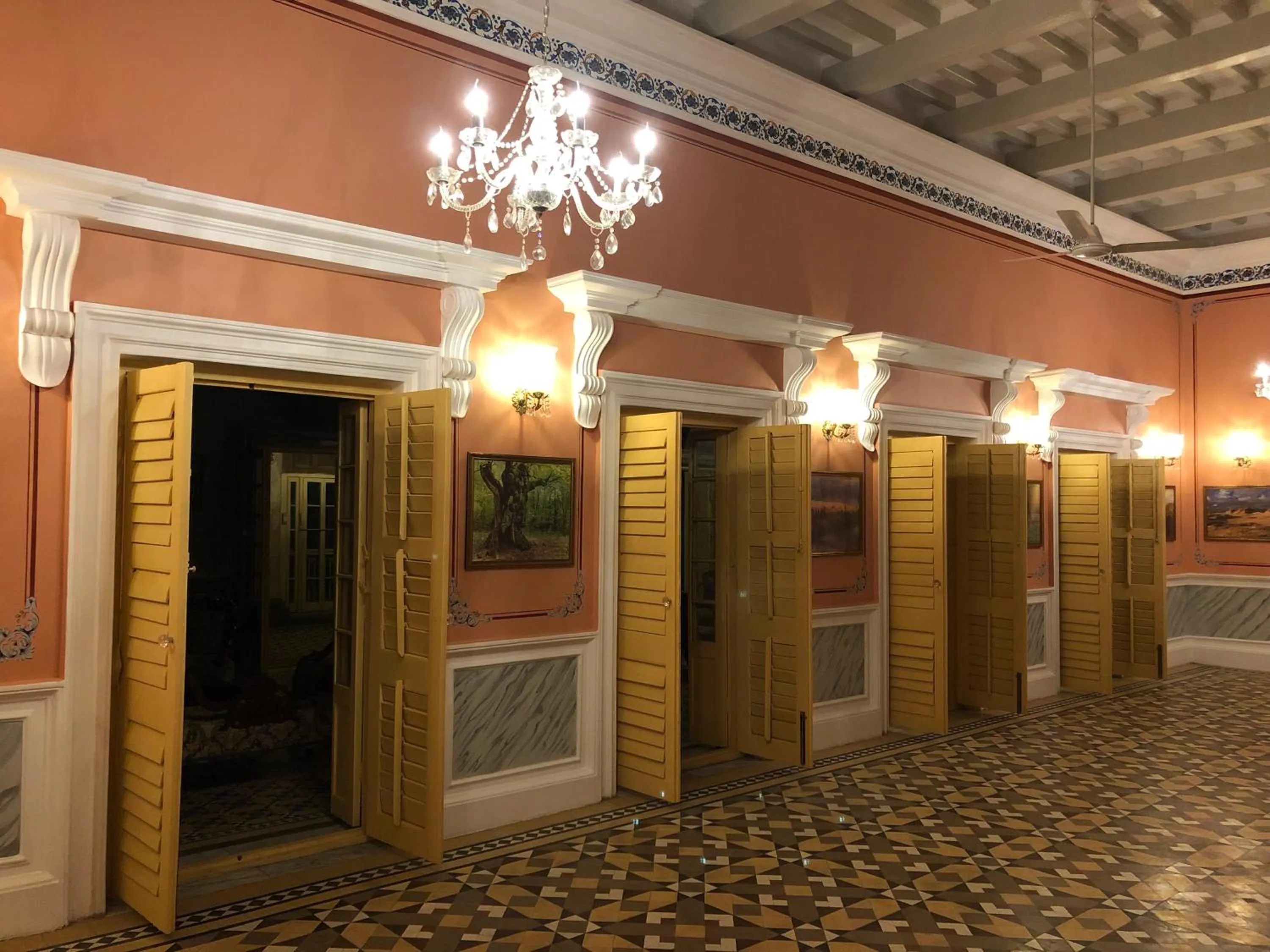 COSSIMBAZAR PALACE OF THE ROYS ( RAJBARI)