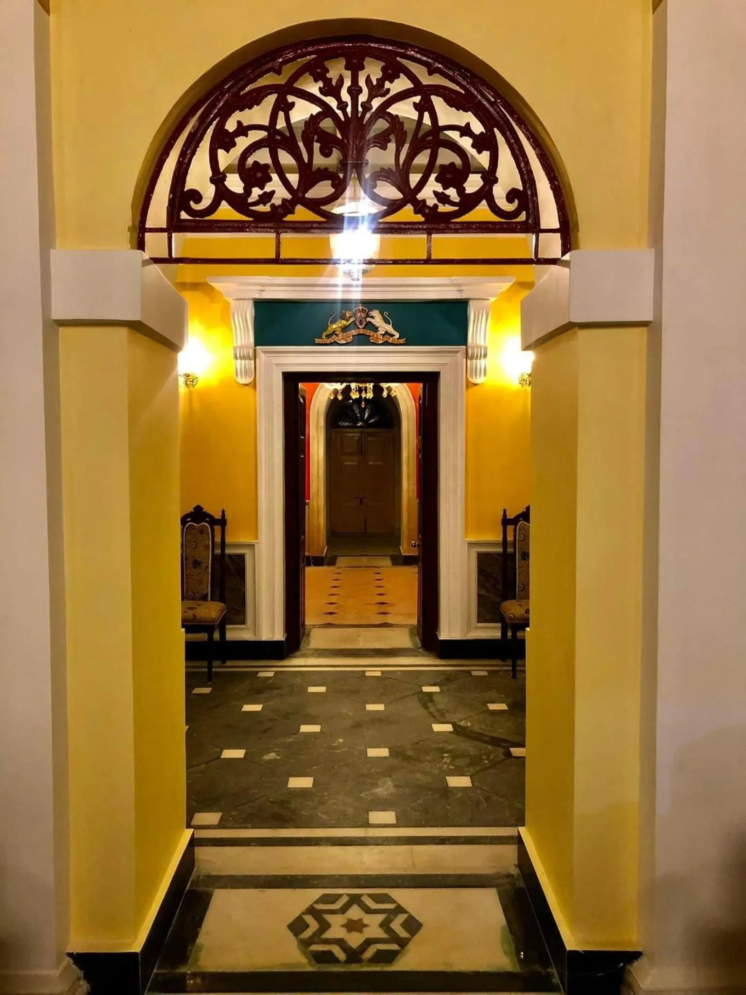 COSSIMBAZAR PALACE OF THE ROYS ( RAJBARI)