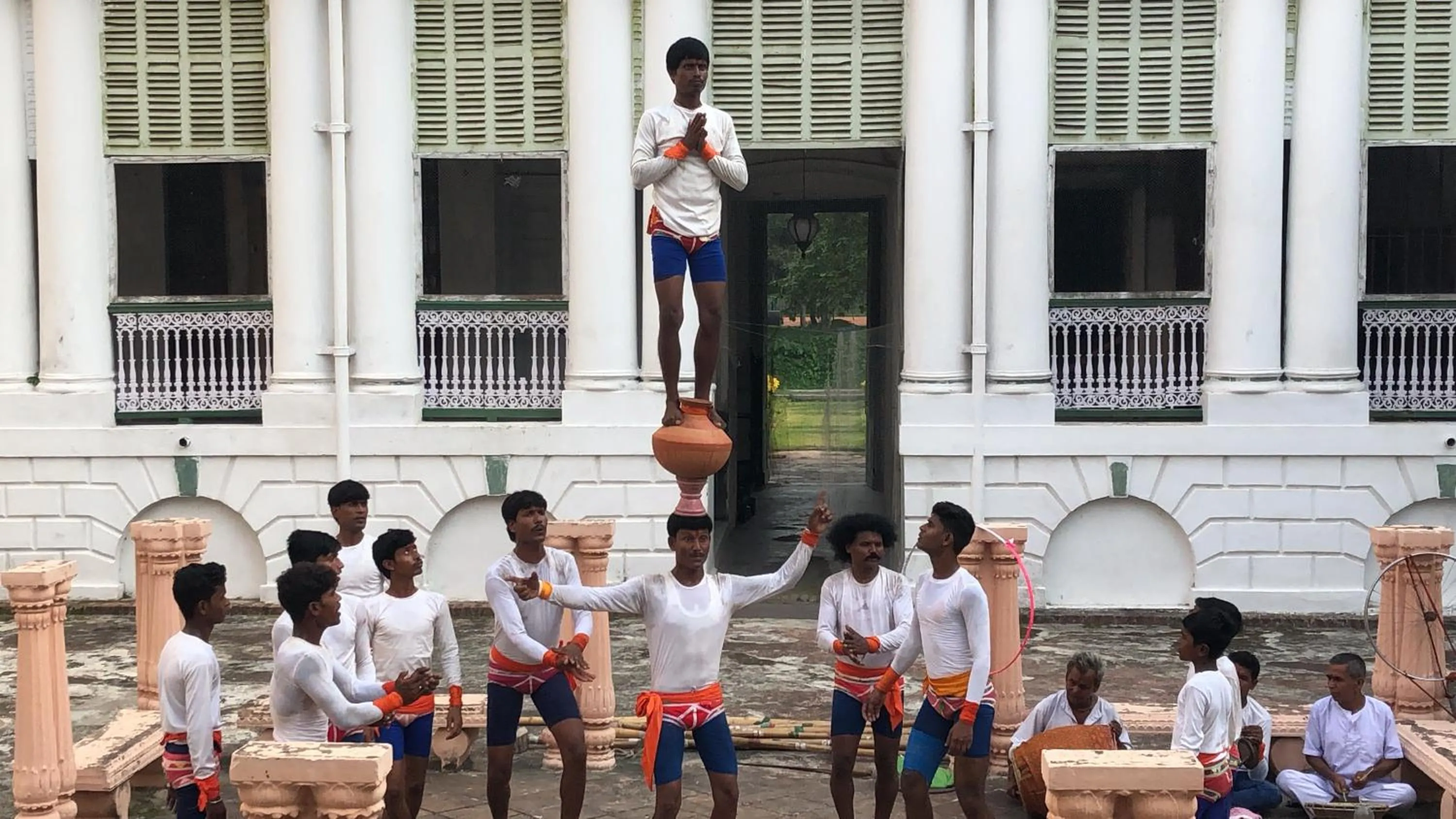 COSSIMBAZAR PALACE OF THE ROYS ( RAJBARI)
