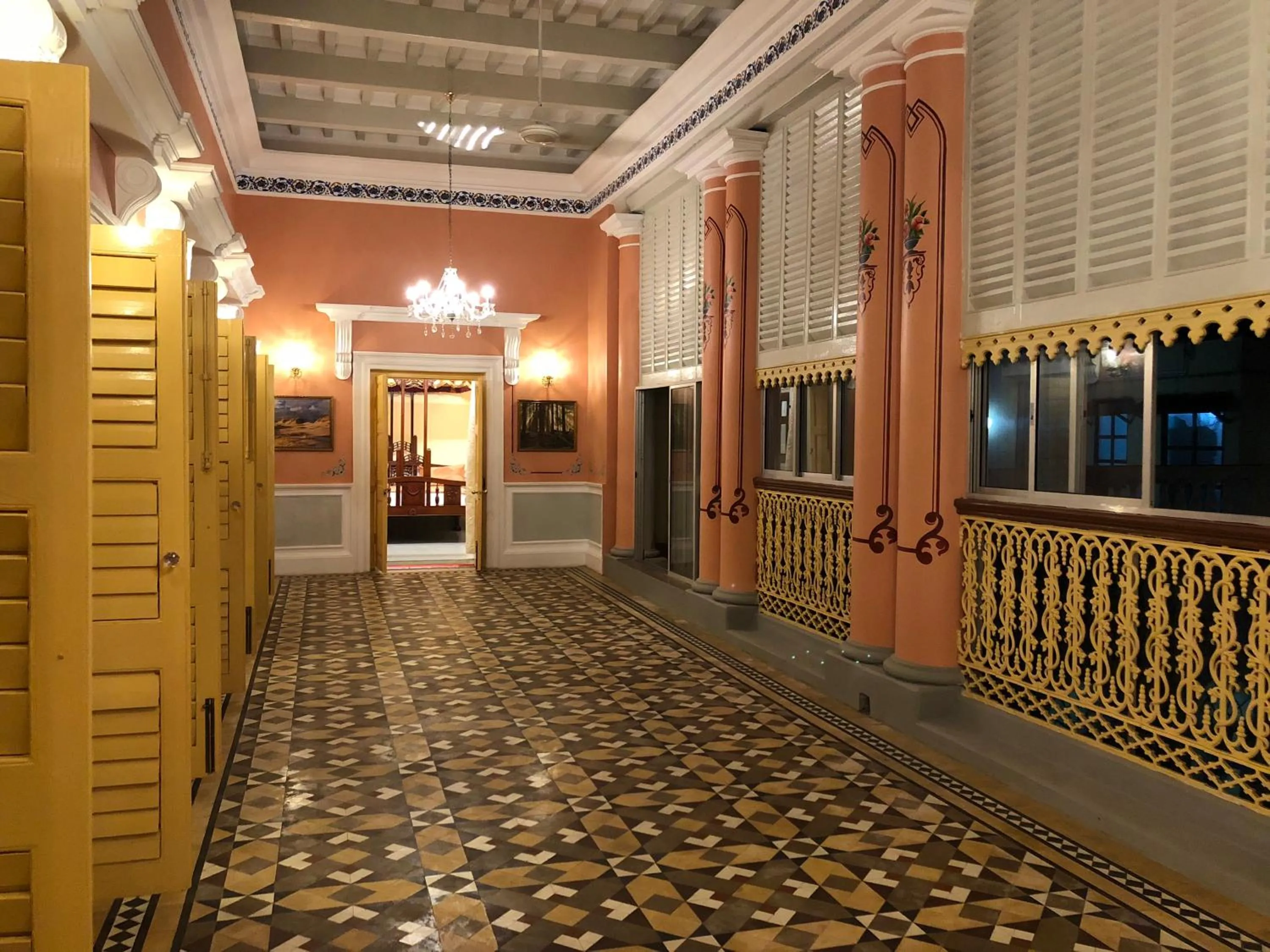 COSSIMBAZAR PALACE OF THE ROYS ( RAJBARI)